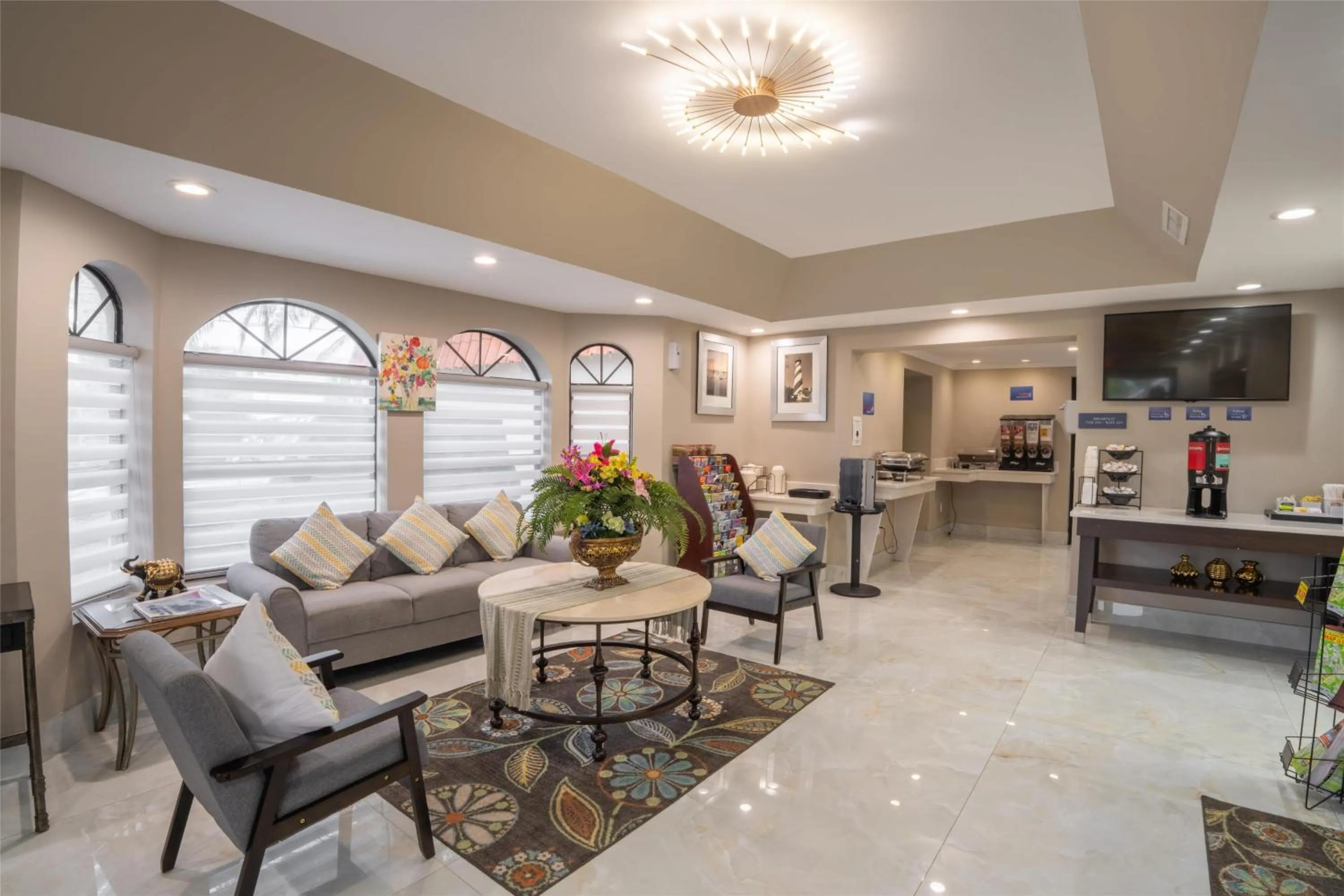 Lobby or reception in Best Western Seaside Inn