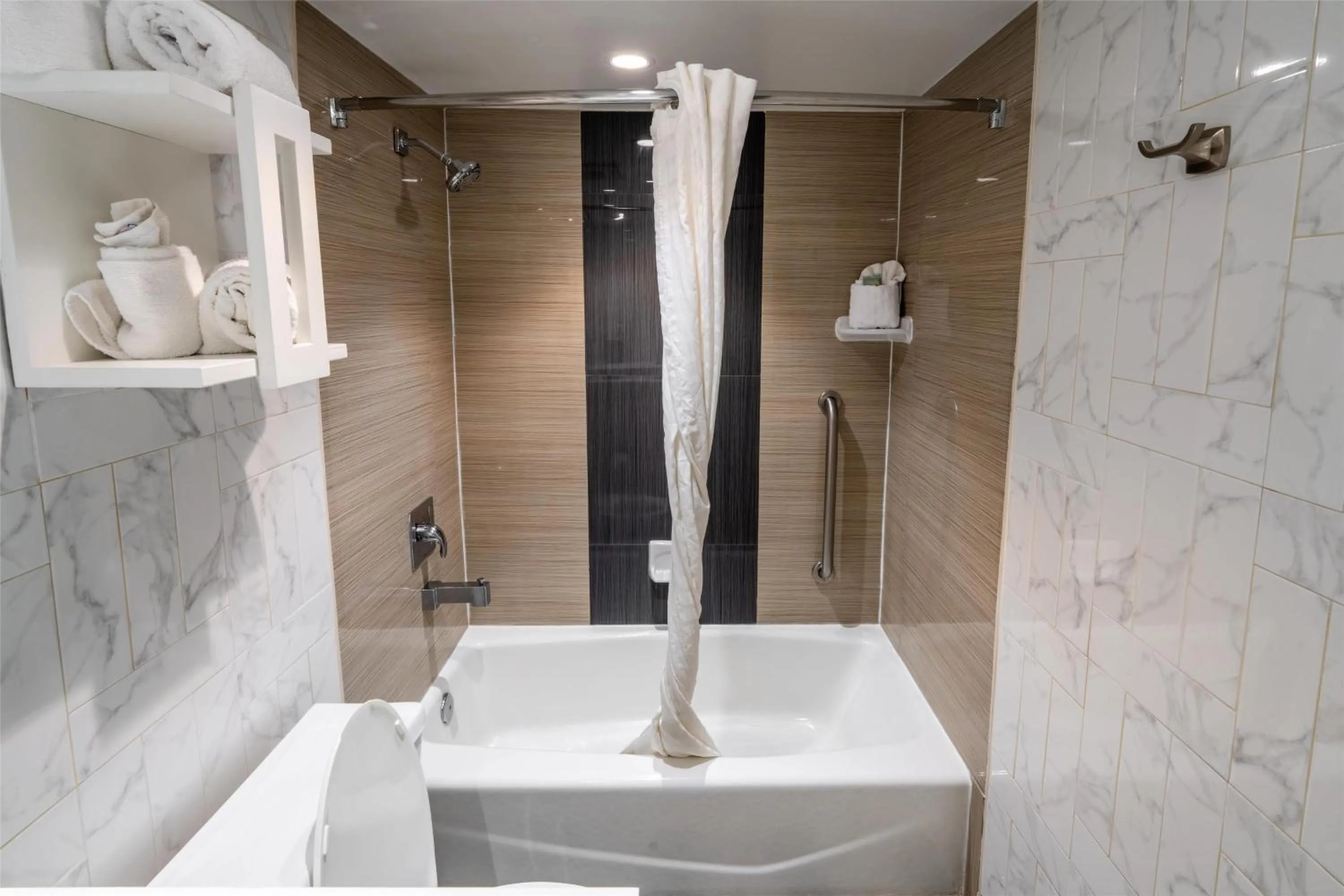 Bathroom in Best Western Seaside Inn