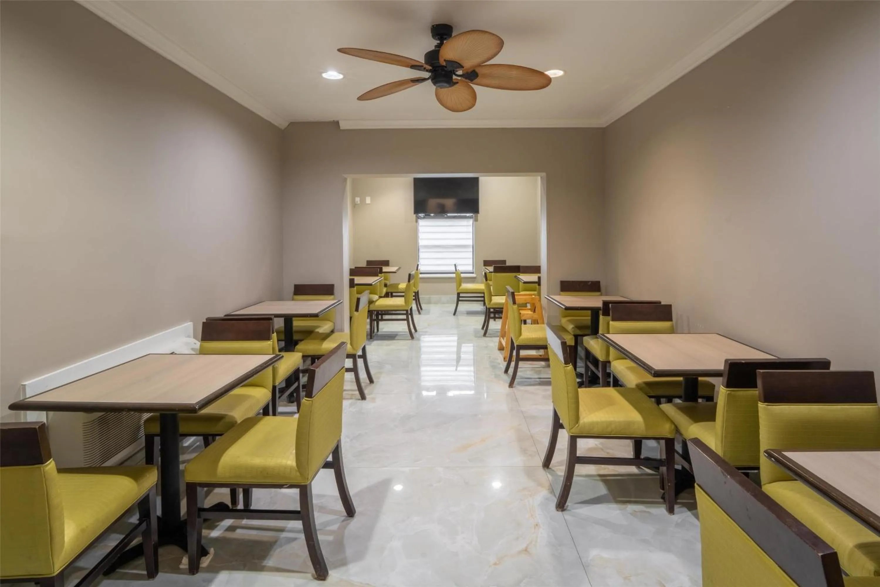 Breakfast in Best Western Seaside Inn