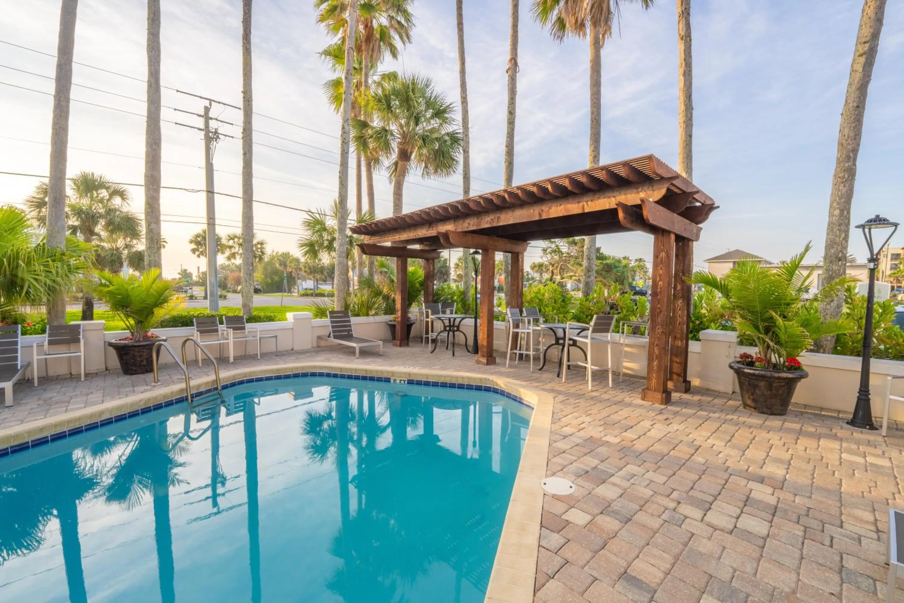 Swimming pool in Best Western Seaside Inn