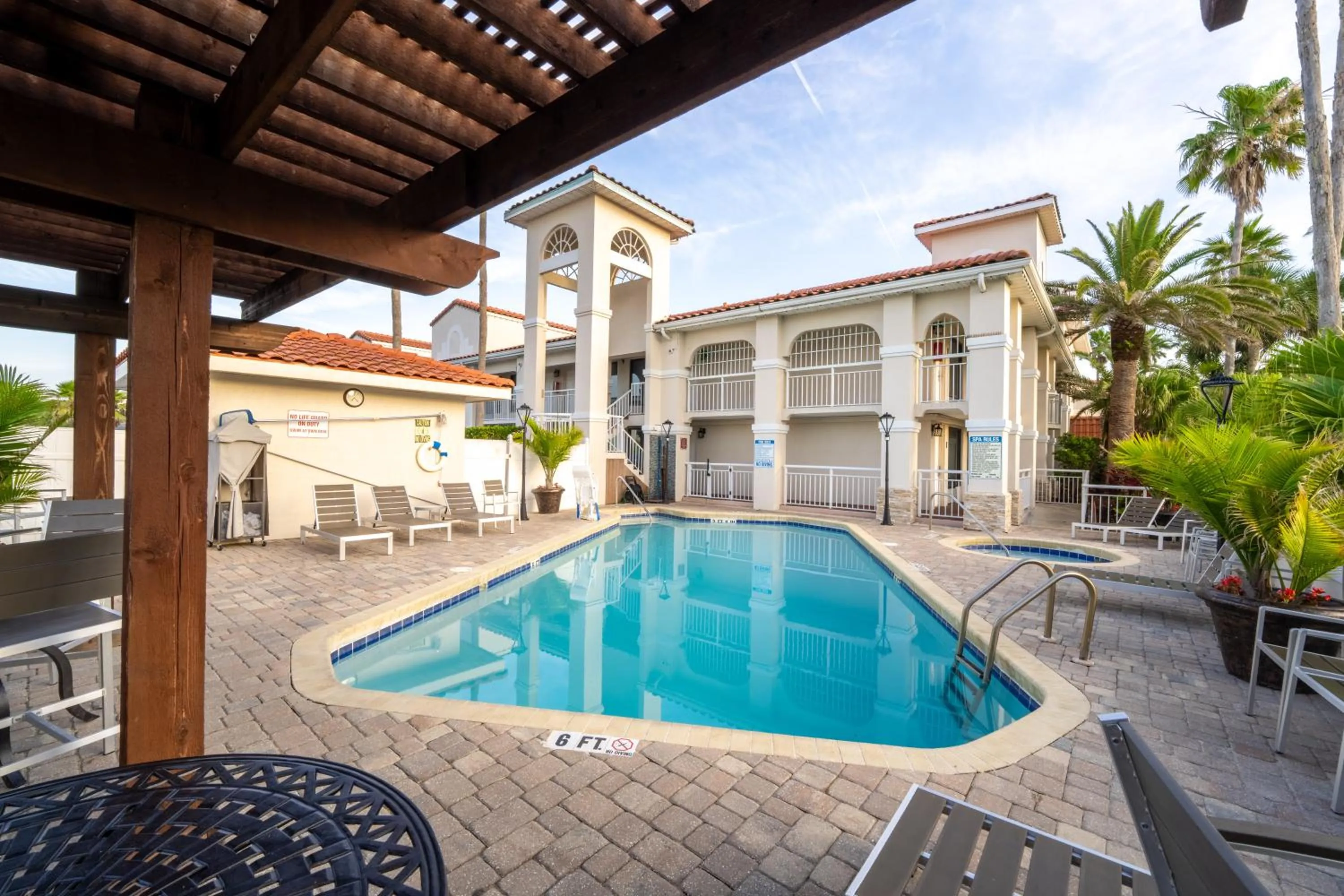 Pool view in Best Western Seaside Inn