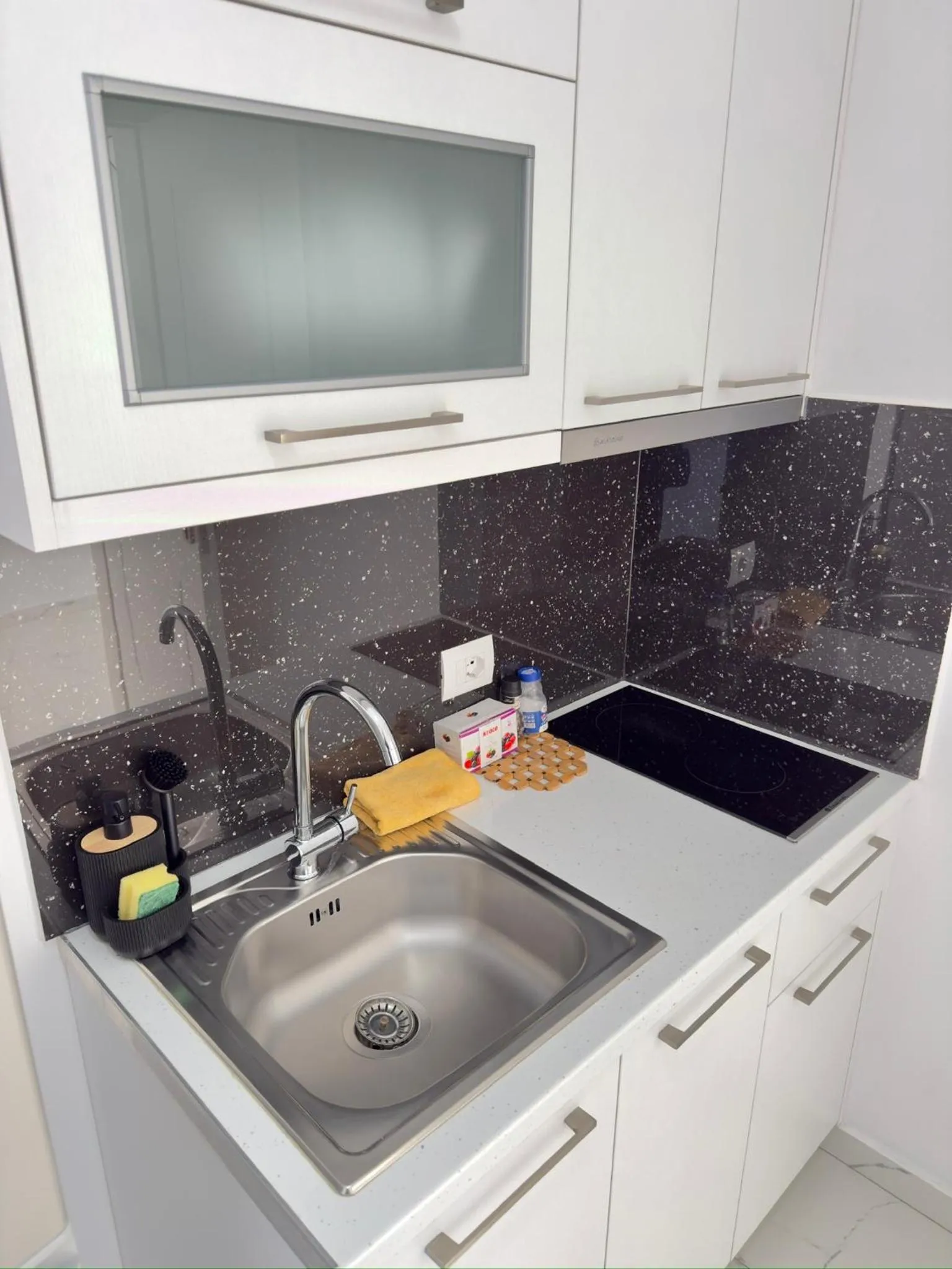 Kitchen or kitchenette in Villa Denis Ksamil