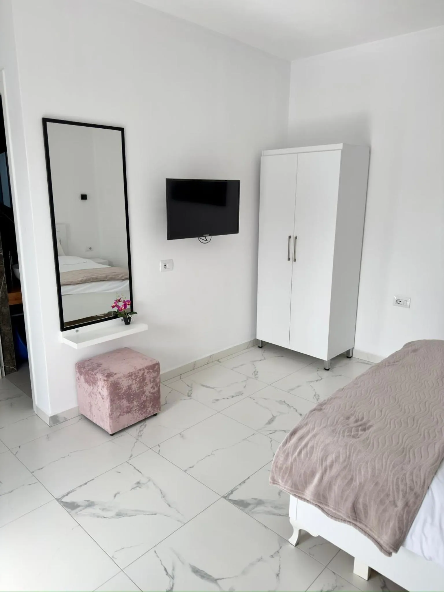 Bed in Villa Denis Ksamil