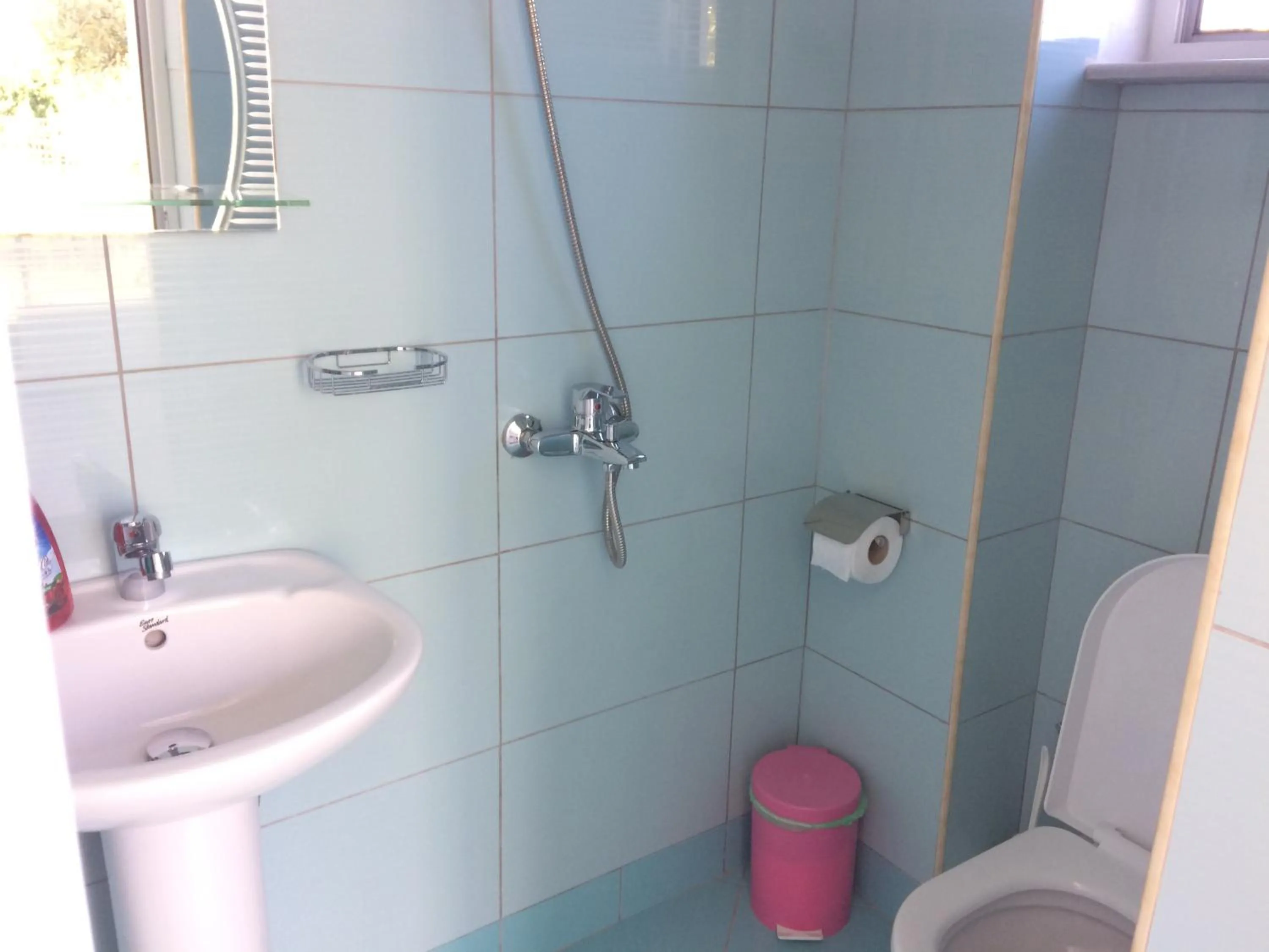 Toilet in Villa Denis Ksamil