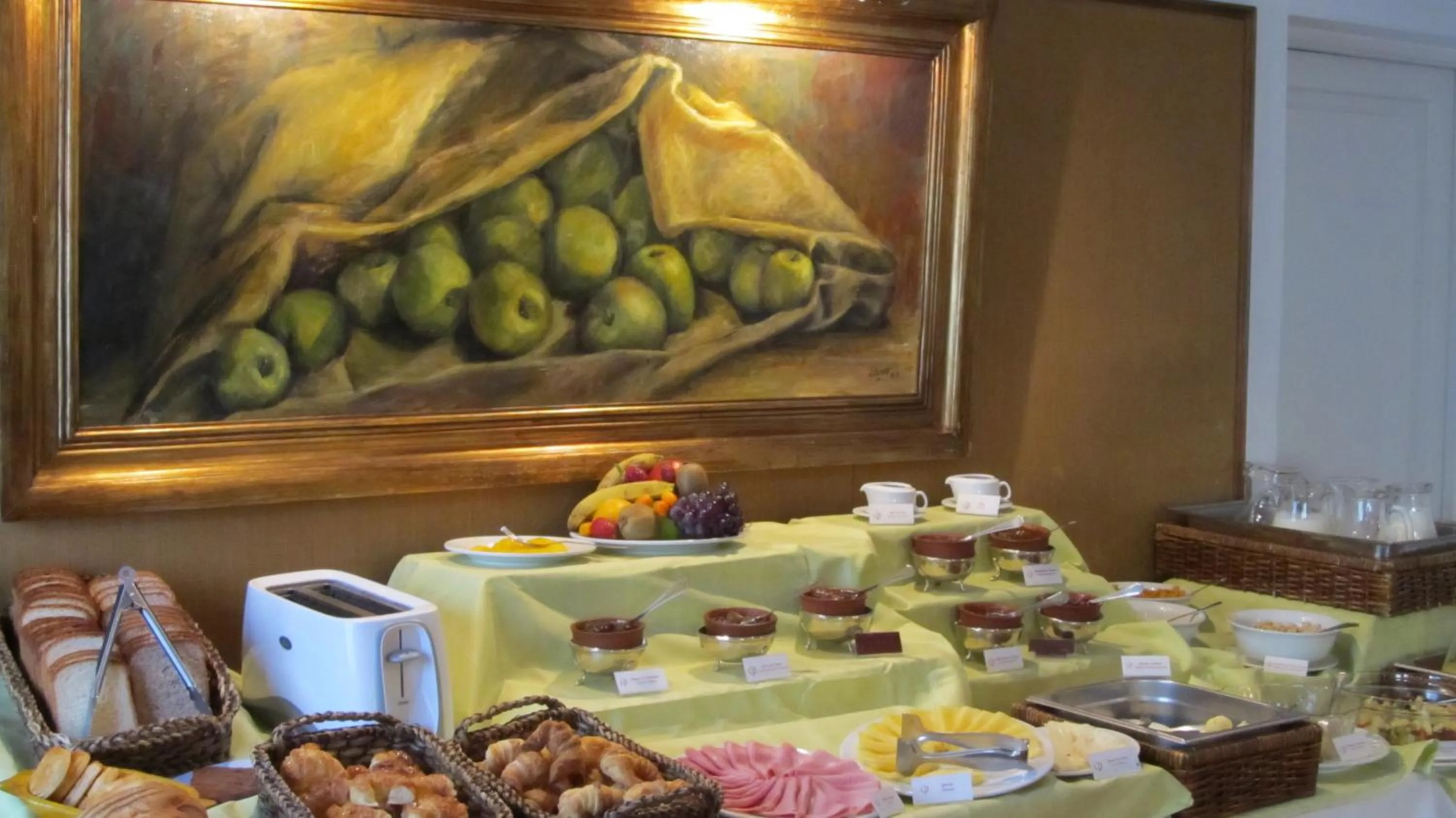 Food in Solar De La Plaza