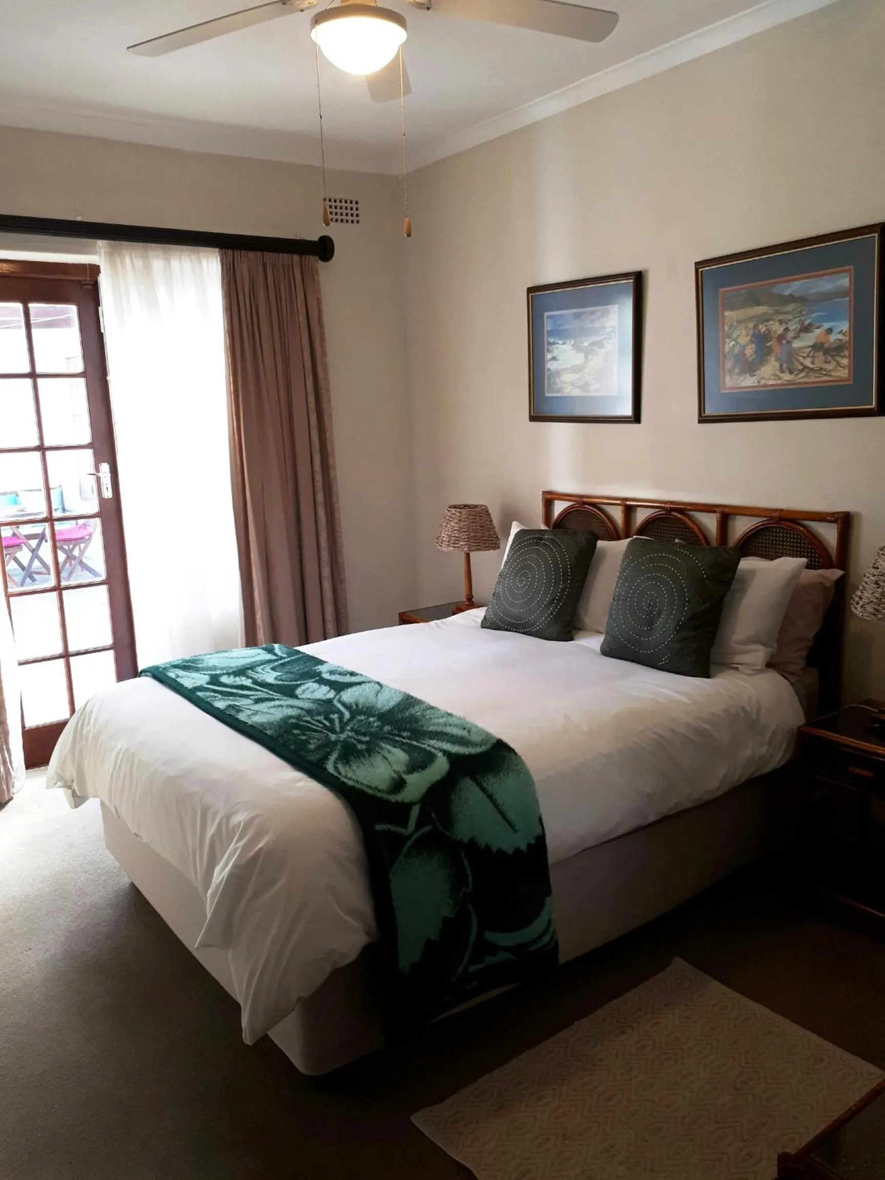 Photo of the whole room in Dolphin Inn Blouberg
