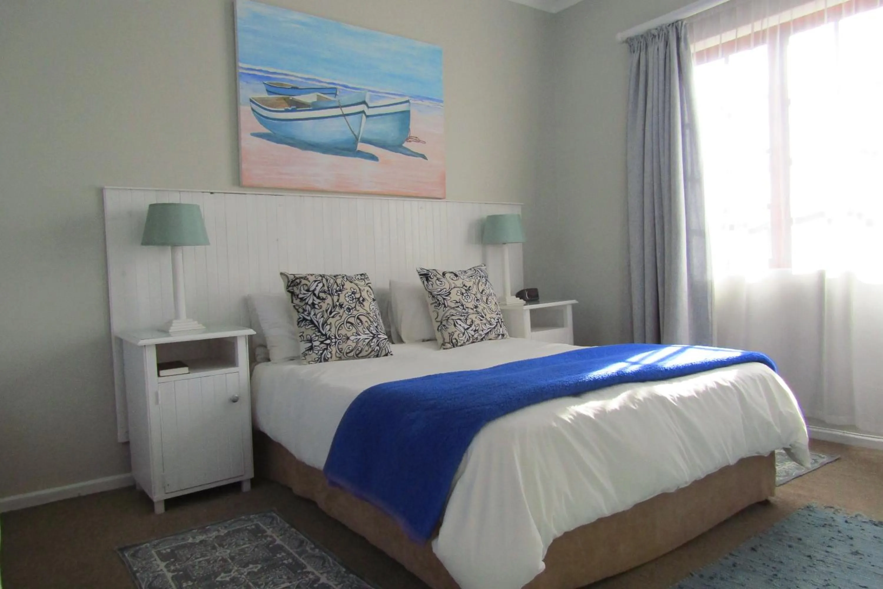 Bed in Dolphin Inn Blouberg