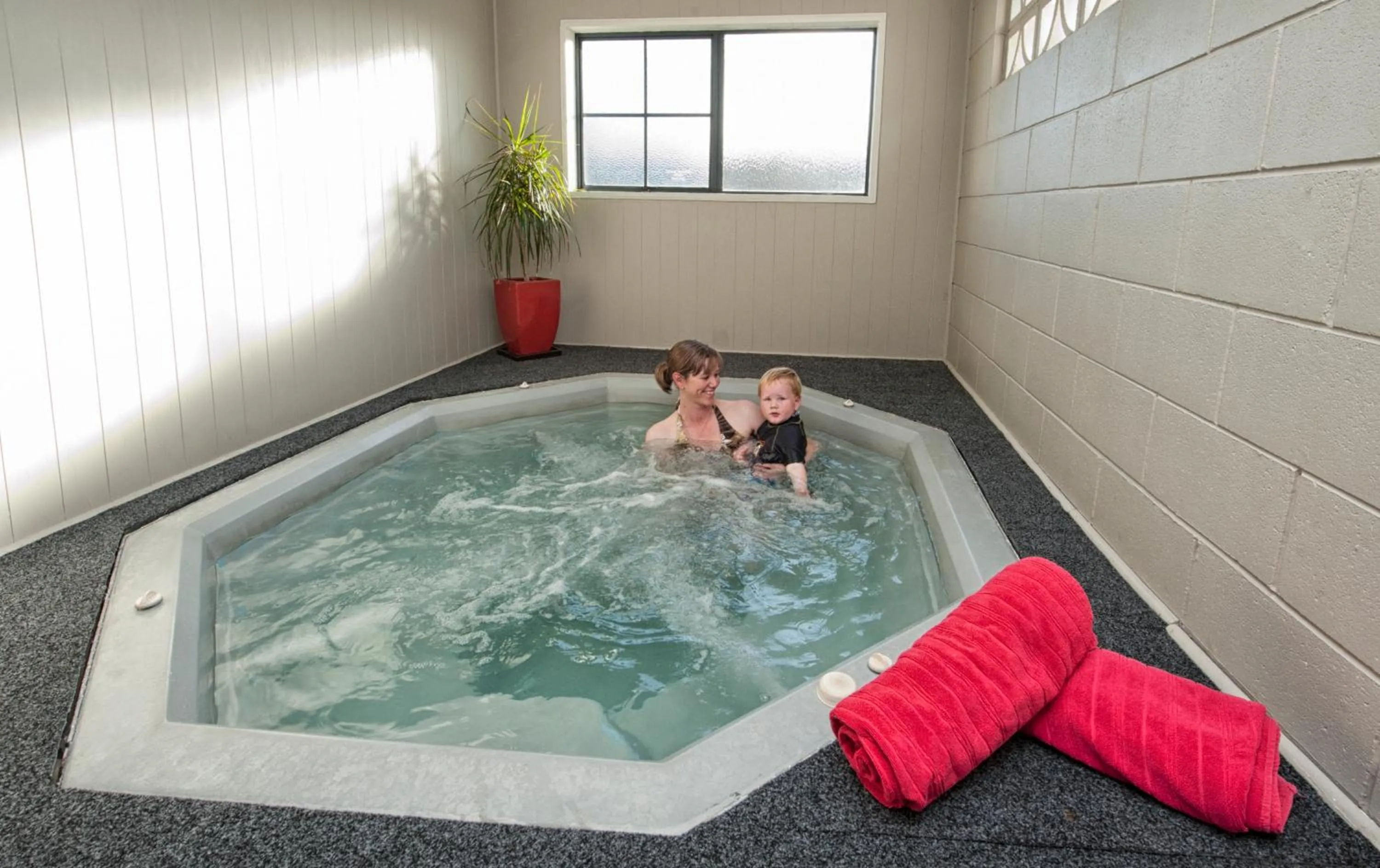 Spa and wellness centre/facilities in Sport Of Kings Motel