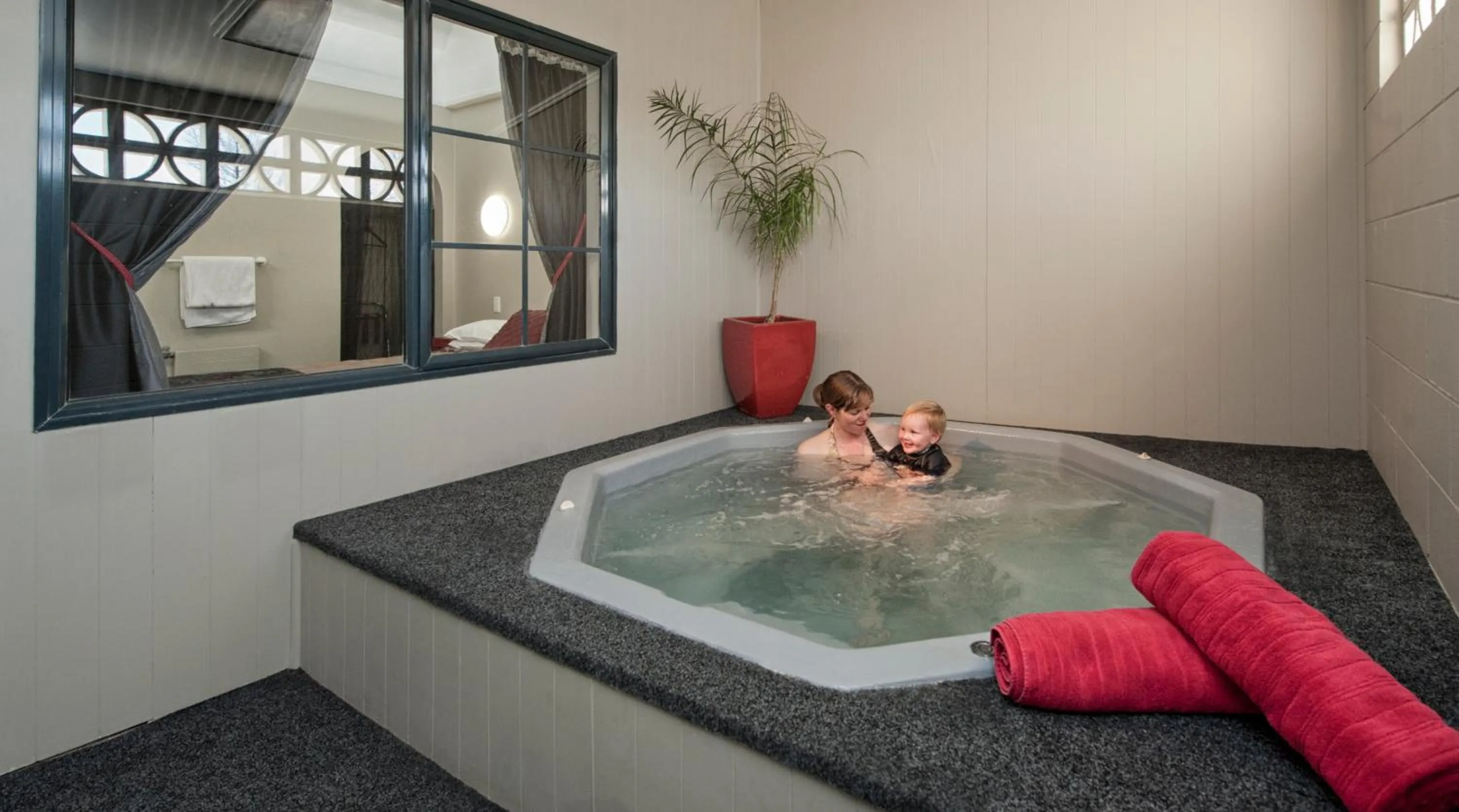 Spa and wellness centre/facilities in Sport Of Kings Motel