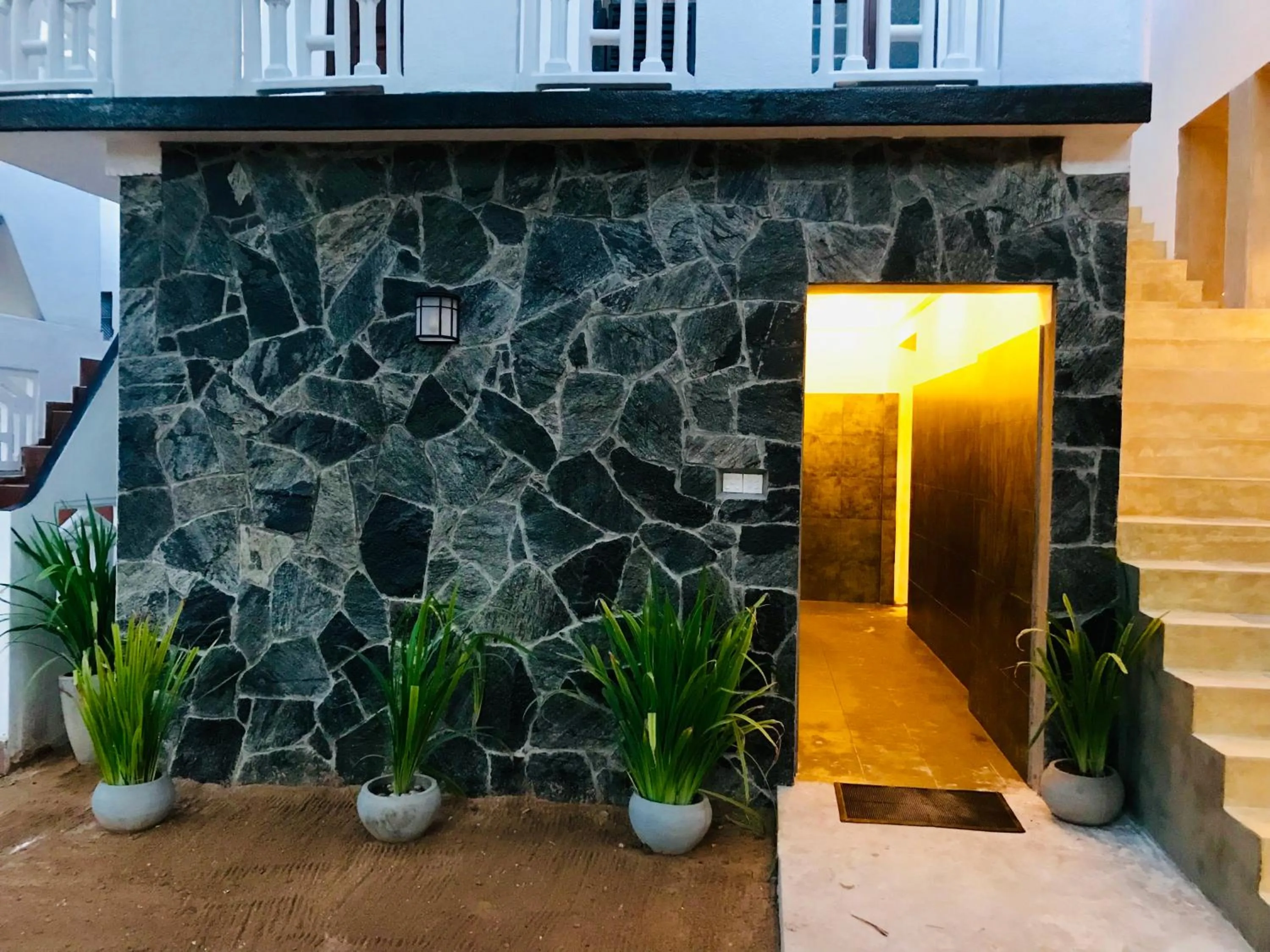 Toilet in Central Beach Inn