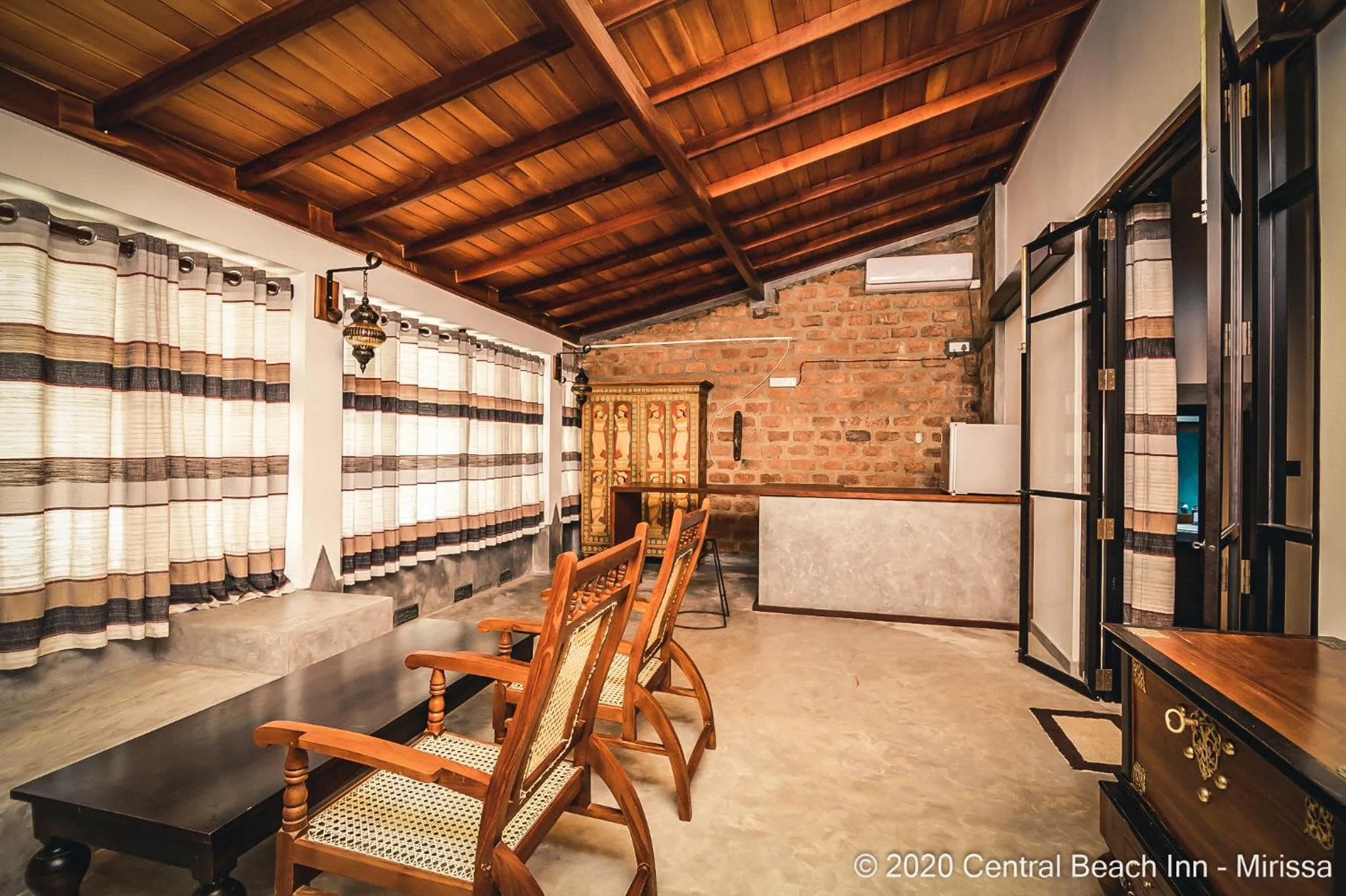 Living room in Central Beach Inn