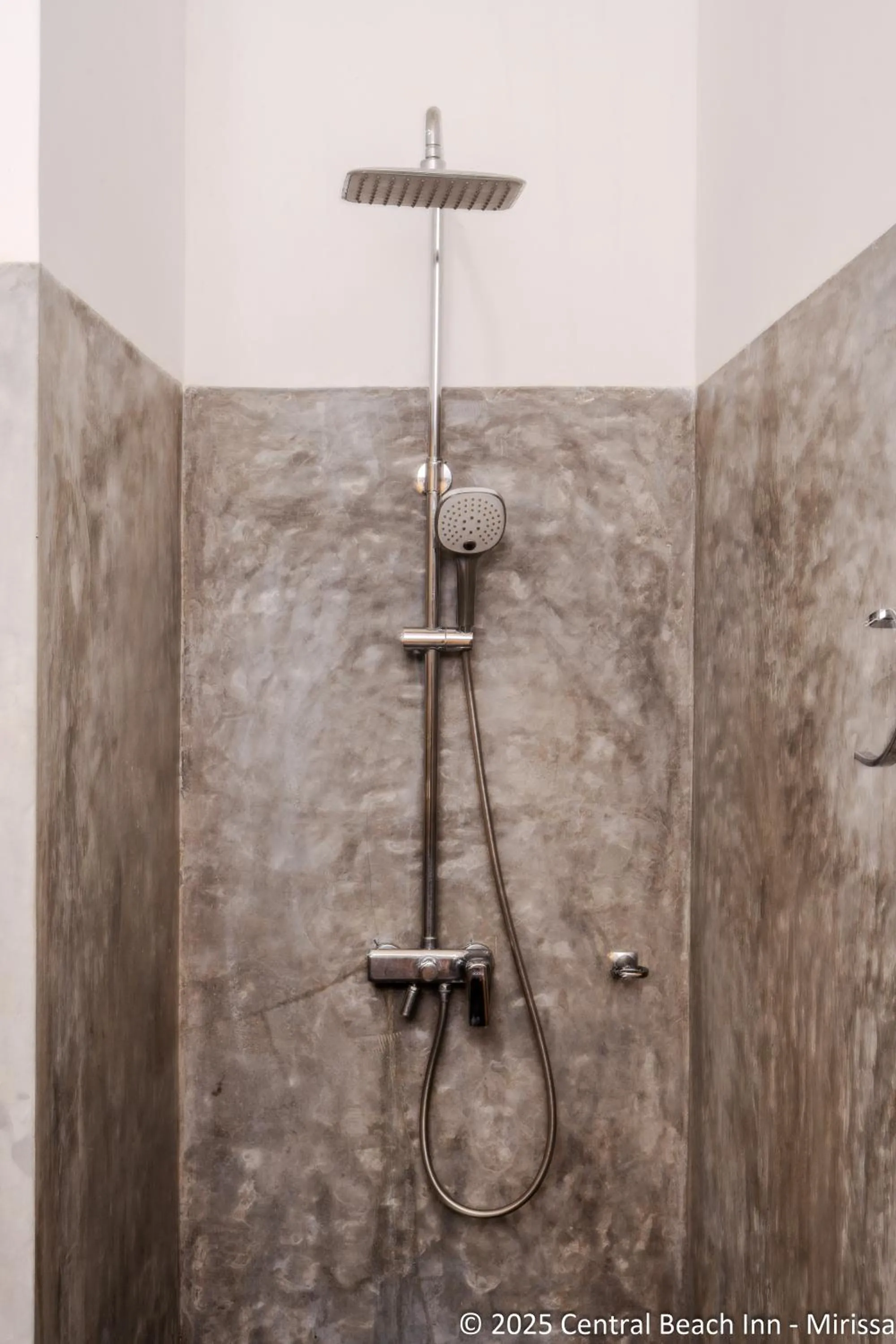 Shower in Central Beach Inn