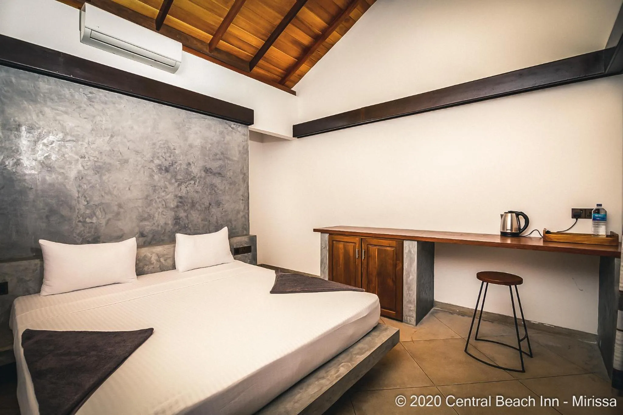 Bedroom, Bed in Central Beach Inn