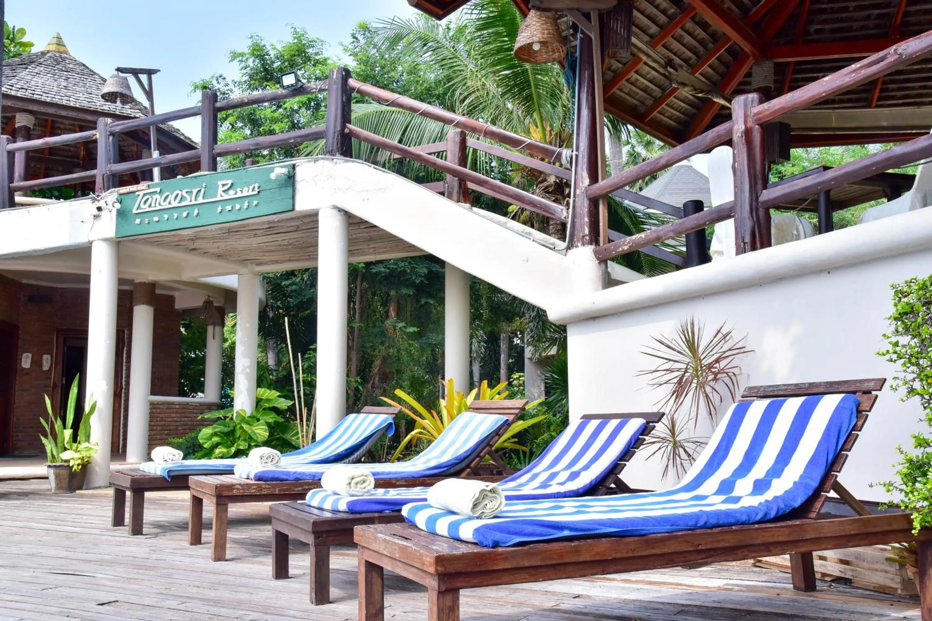 Pool view in Tanaosri Resort Pranburi