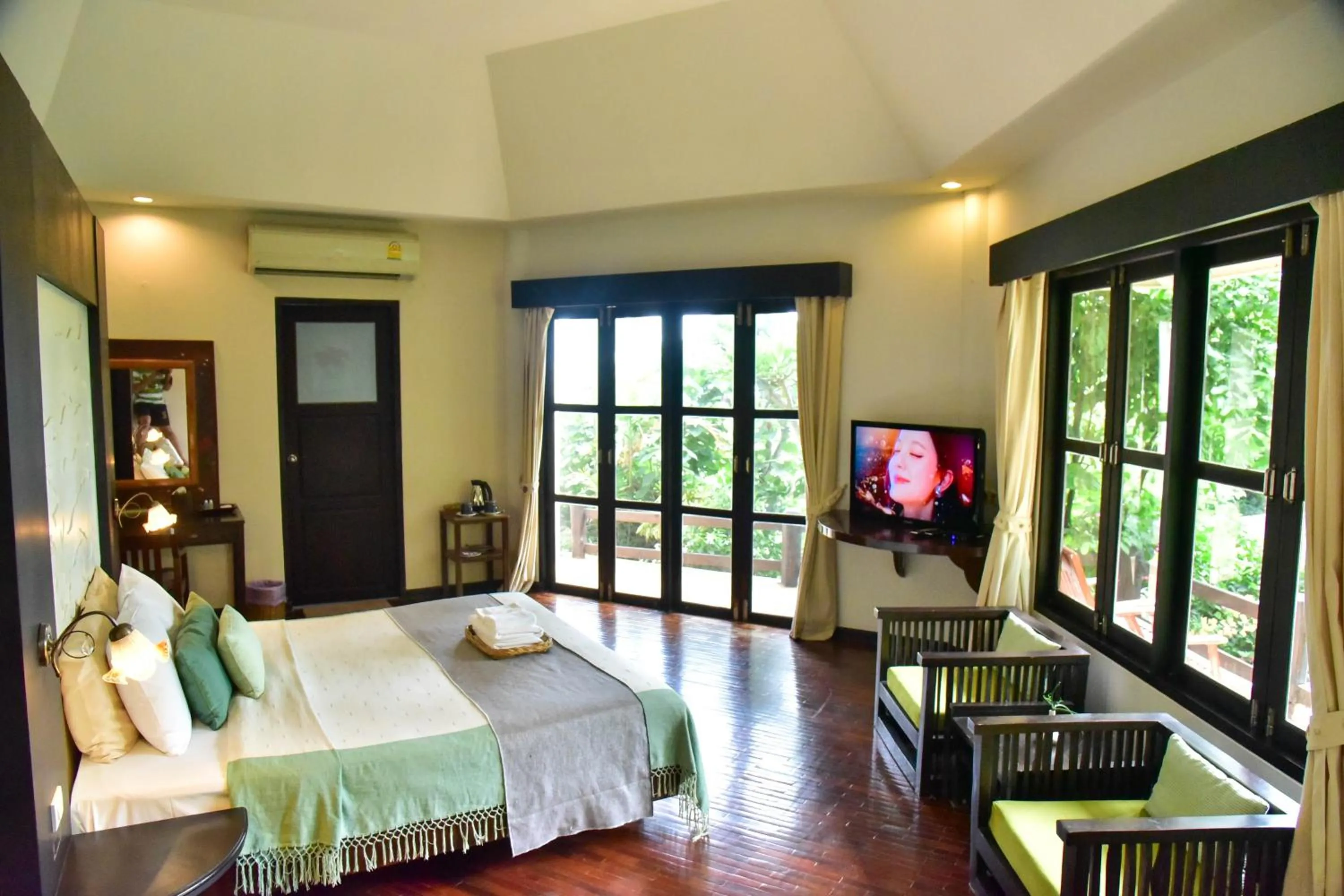 Bedroom, Bed in Tanaosri Resort Pranburi