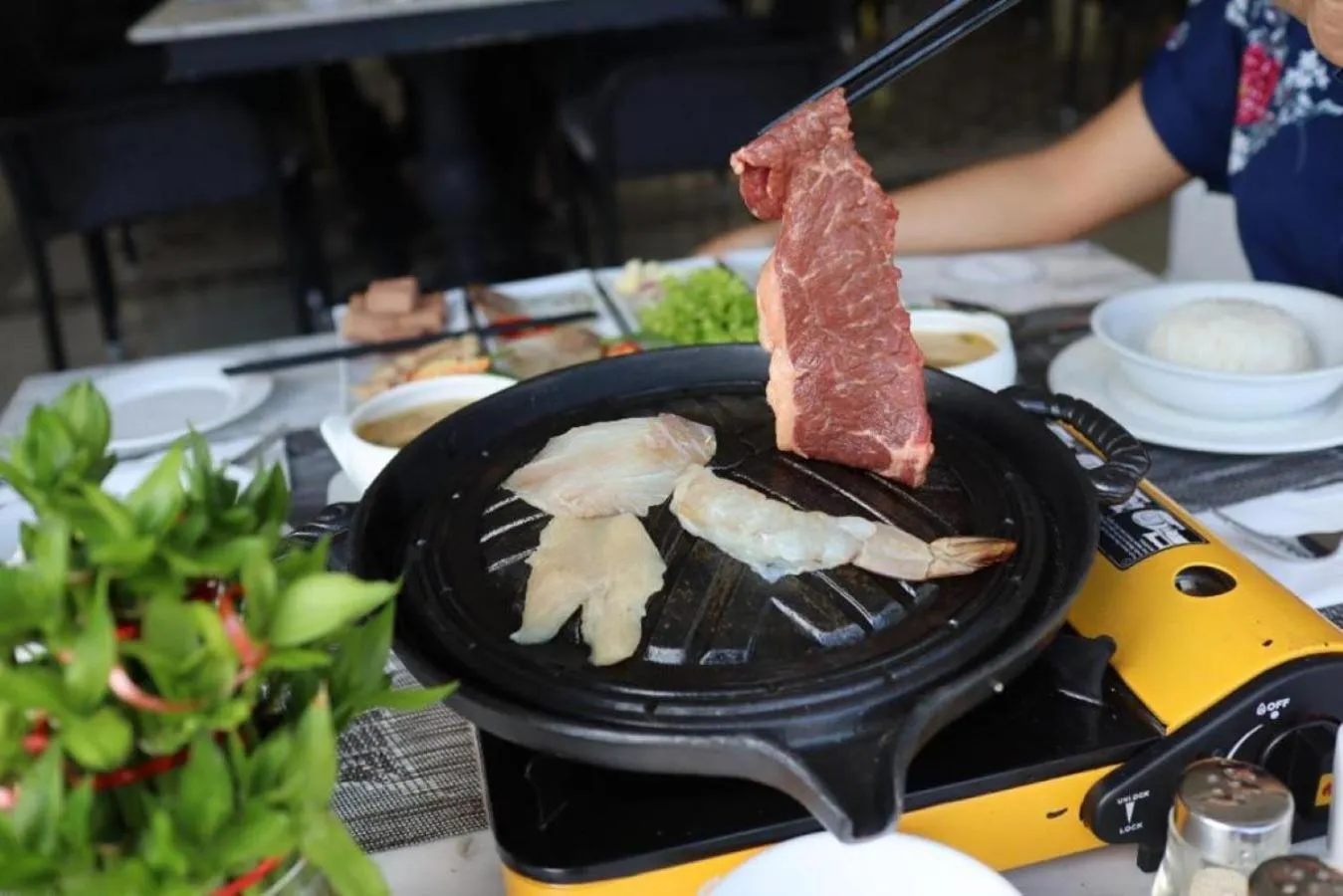 Food in Nongsa Point Marina