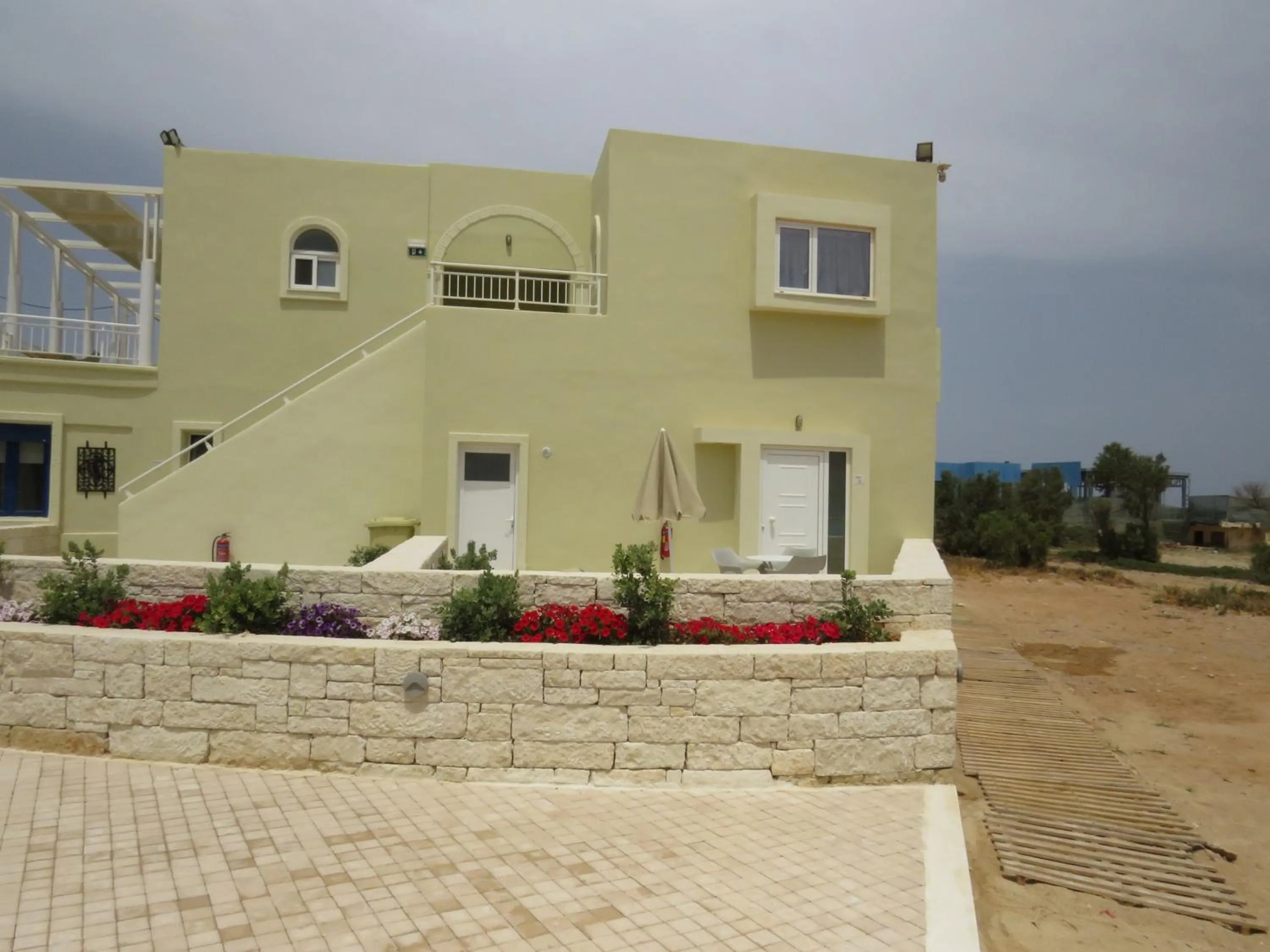 Property building in Blue Beach Villas Apartments