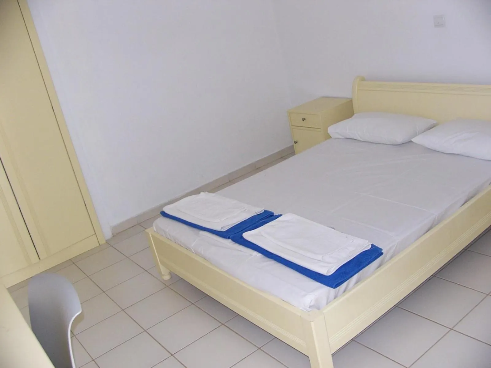 Bedroom, Bed in Blue Beach Villas Apartments
