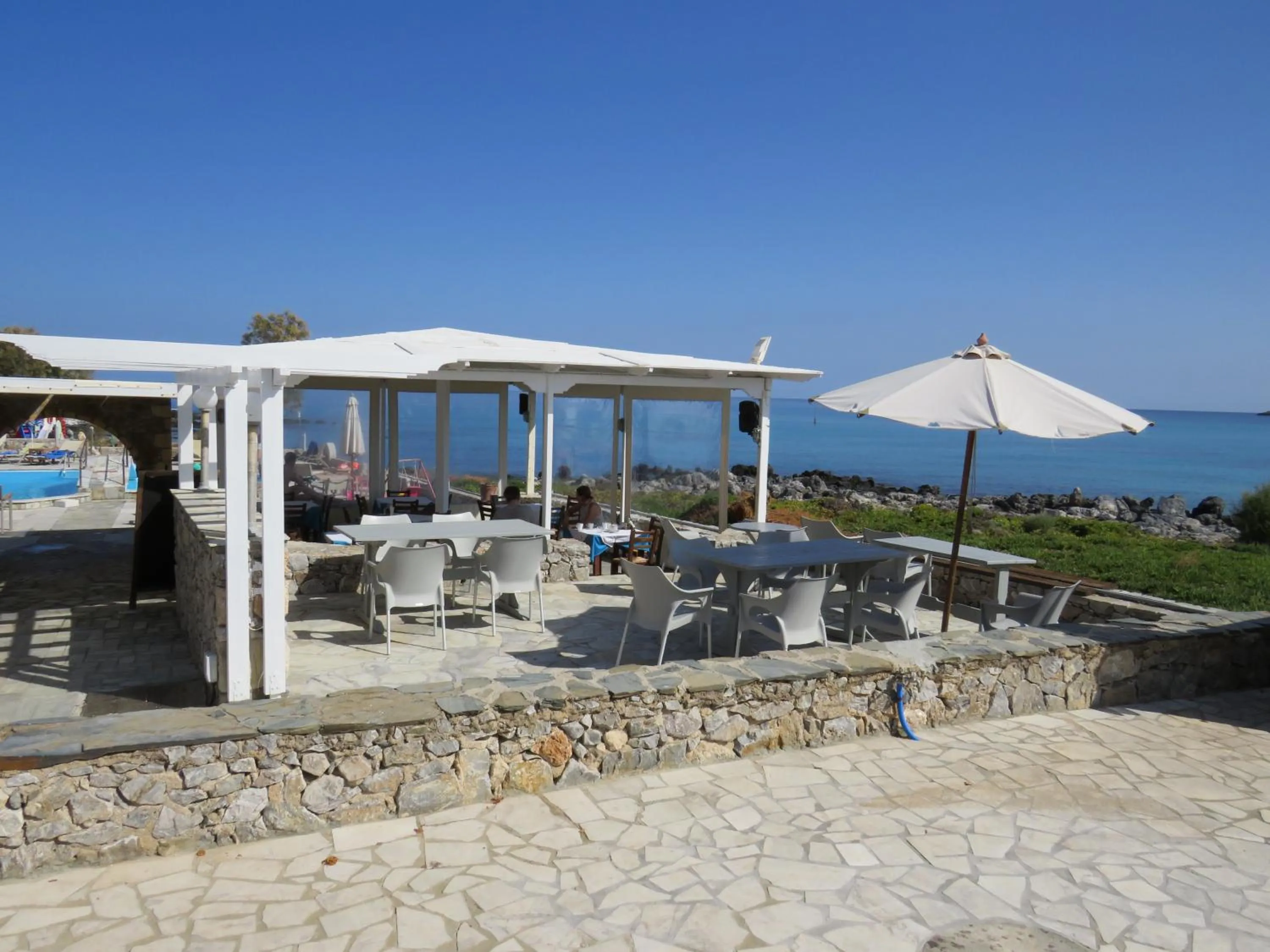 Restaurant/places to eat in Blue Beach Villas Apartments