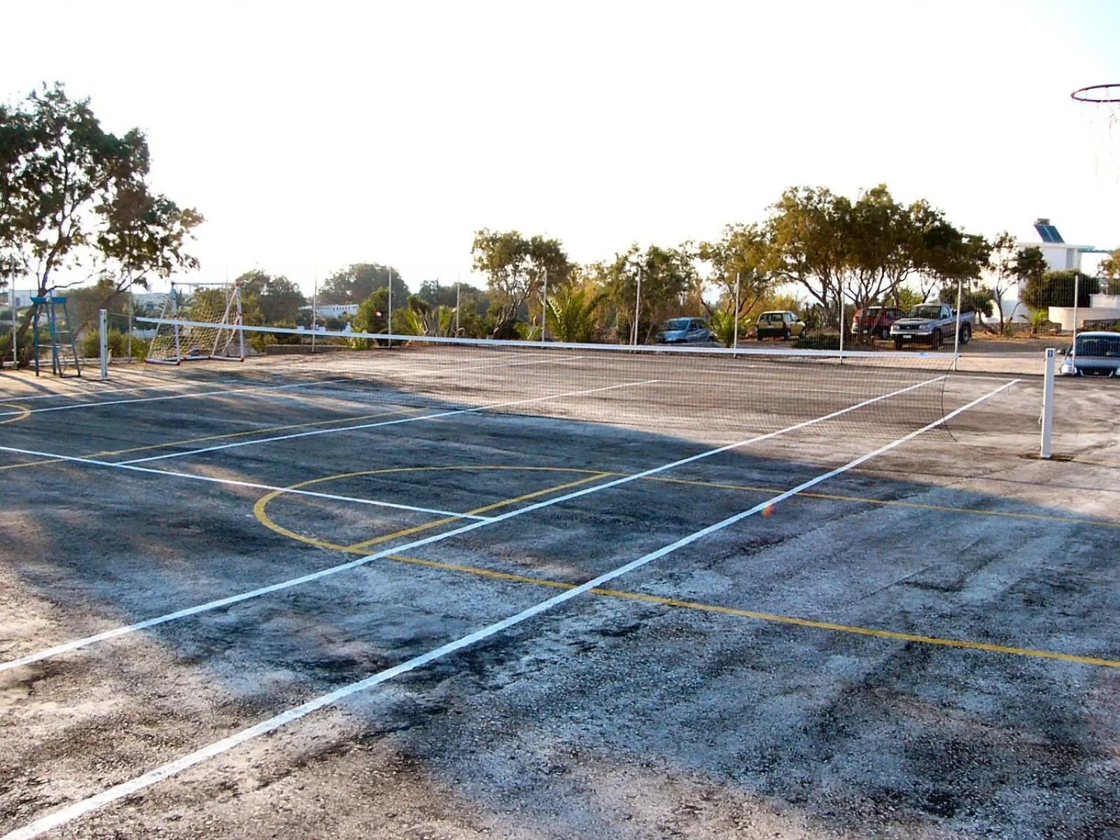 Tennis court in Blue Beach Villas Apartments