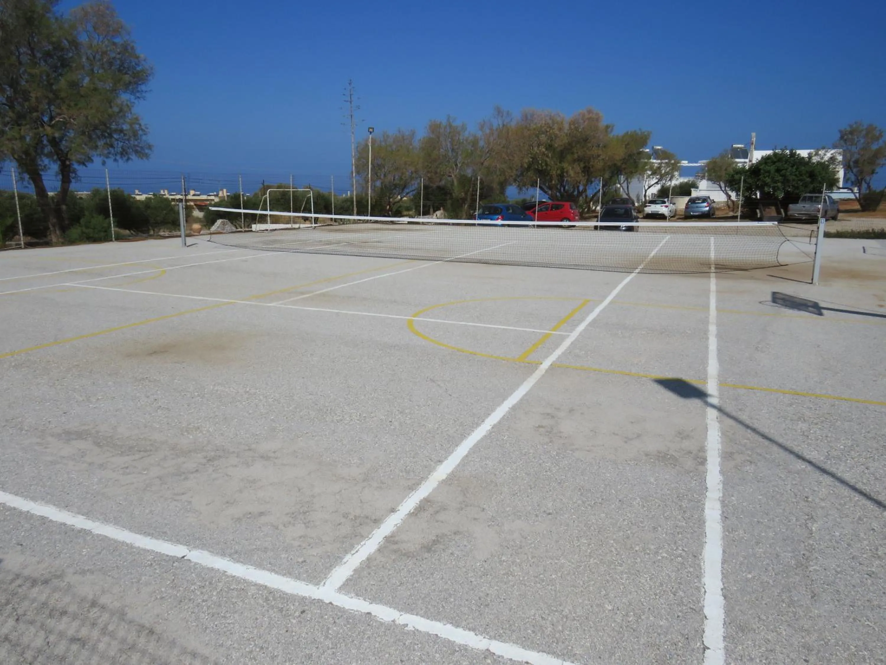 Tennis court in Blue Beach Villas Apartments