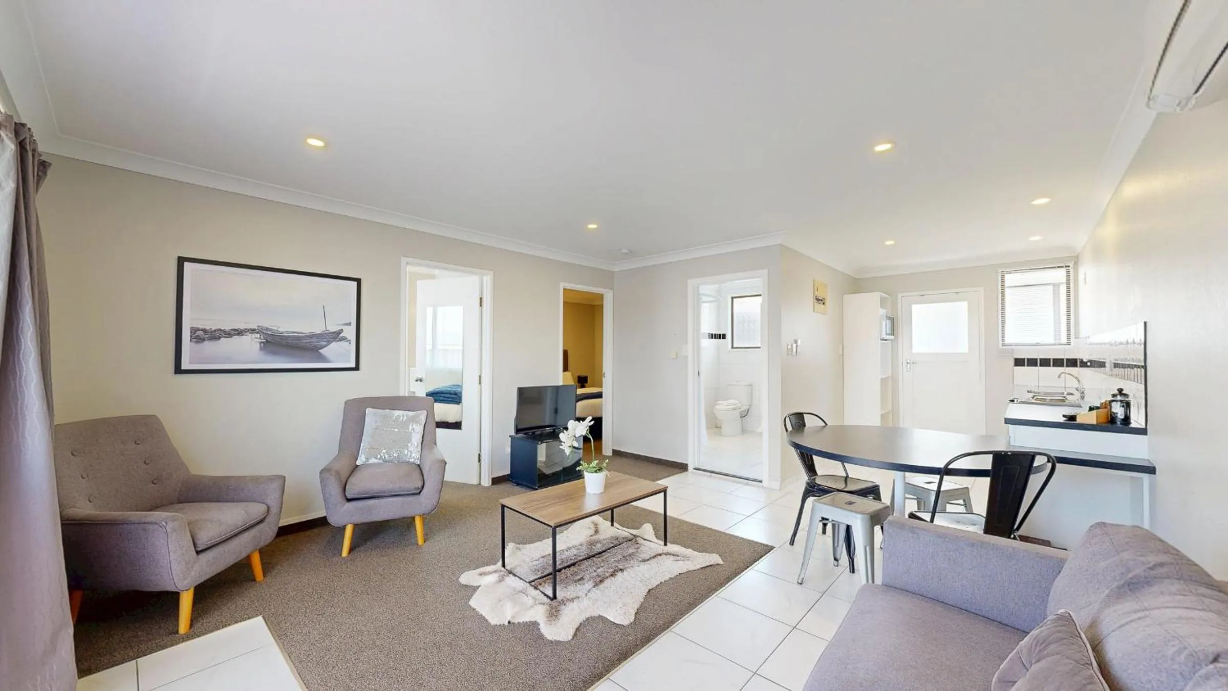 Living room in Albatross Motel