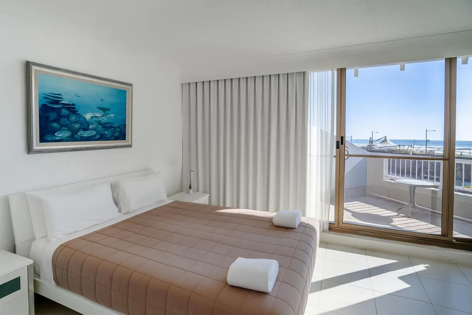 Bedroom, Bed in The Breakers