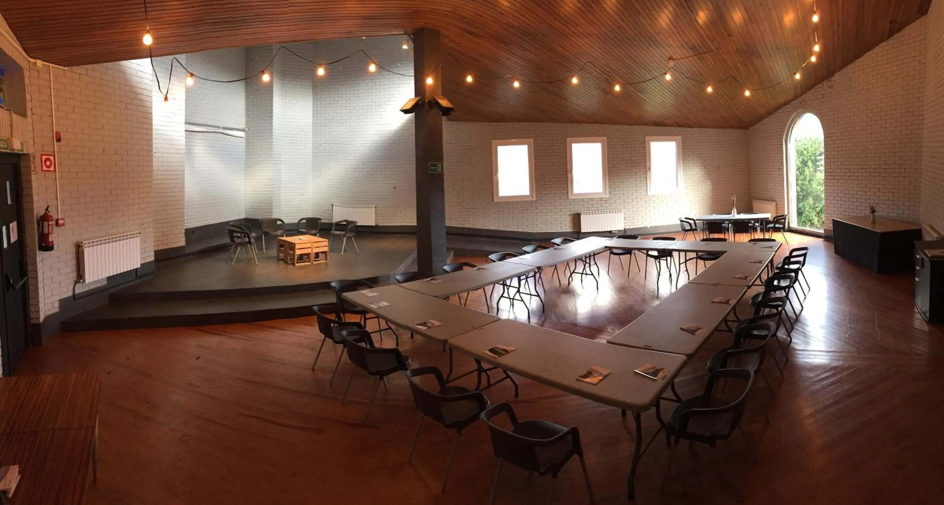 Meeting/conference room in ABARAXKA HOSTEL Disfruta la Vía Verde del Urola hasta la Playa - Naturaleza Montañas y Riqueza Cultural