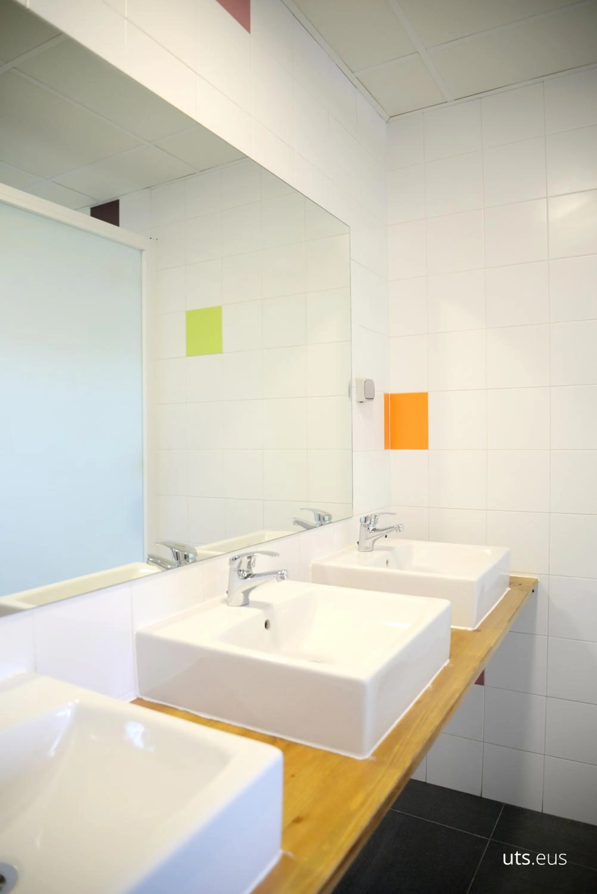 Bathroom in ABARAXKA HOSTEL Disfruta la Vía Verde del Urola hasta la Playa - Naturaleza Montañas y Riqueza Cultural