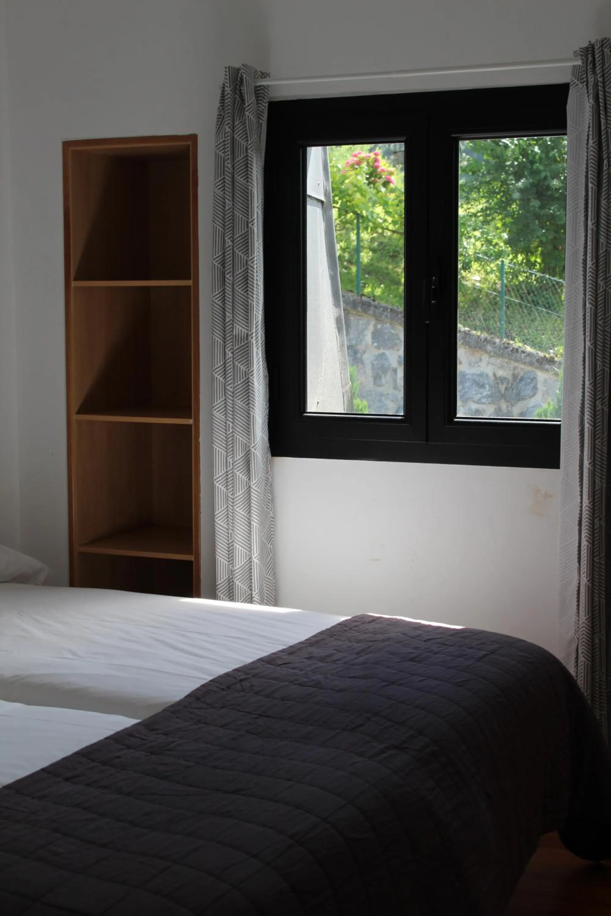 Bedroom, Bed in ABARAXKA HOSTEL Disfruta la Vía Verde del Urola hasta la Playa - Naturaleza Montañas y Riqueza Cultural
