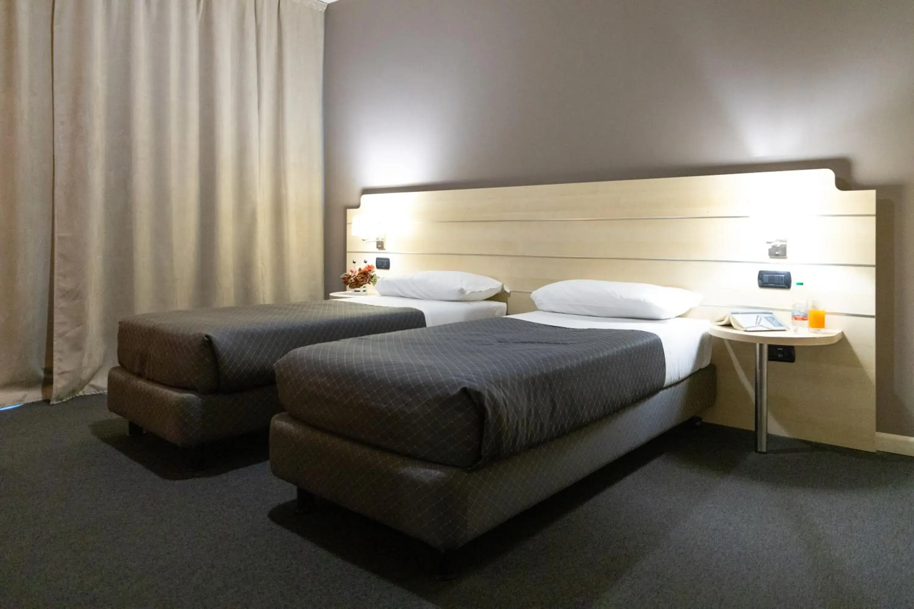 Twin Room in Hotel Giallo Twin Room in Hotel Giallo