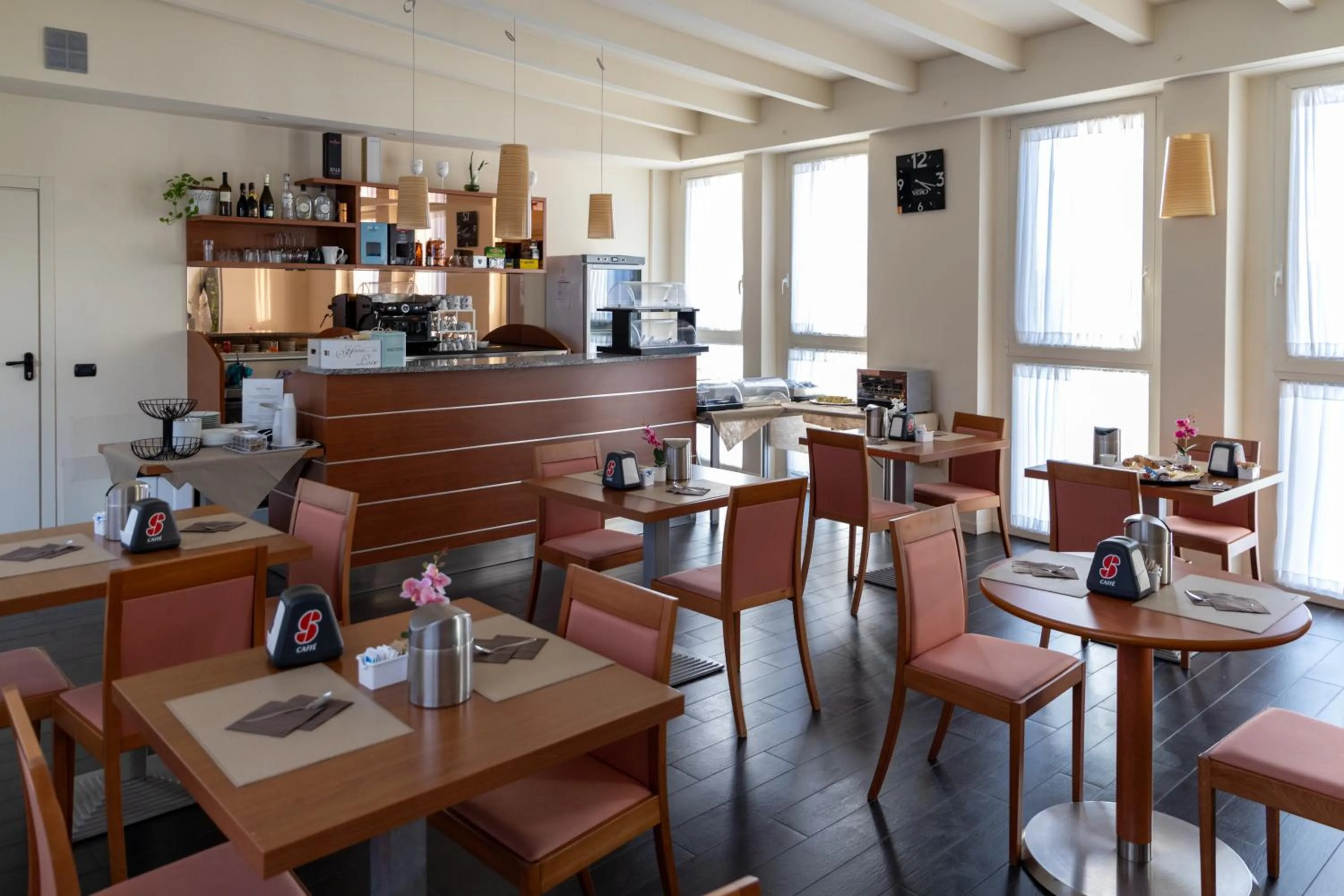 Breakfast in Hotel Giallo