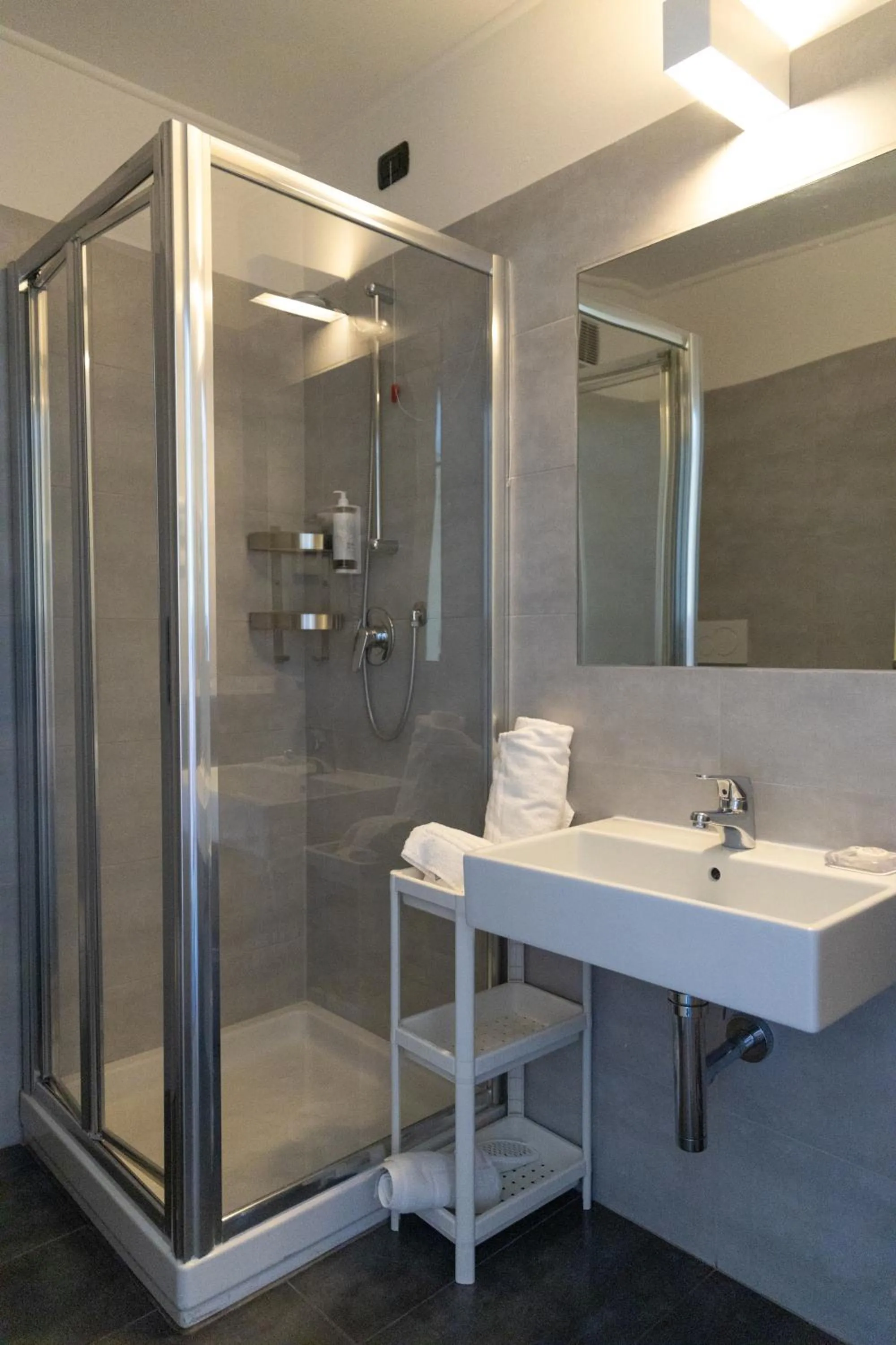 Bathroom in Hotel Giallo