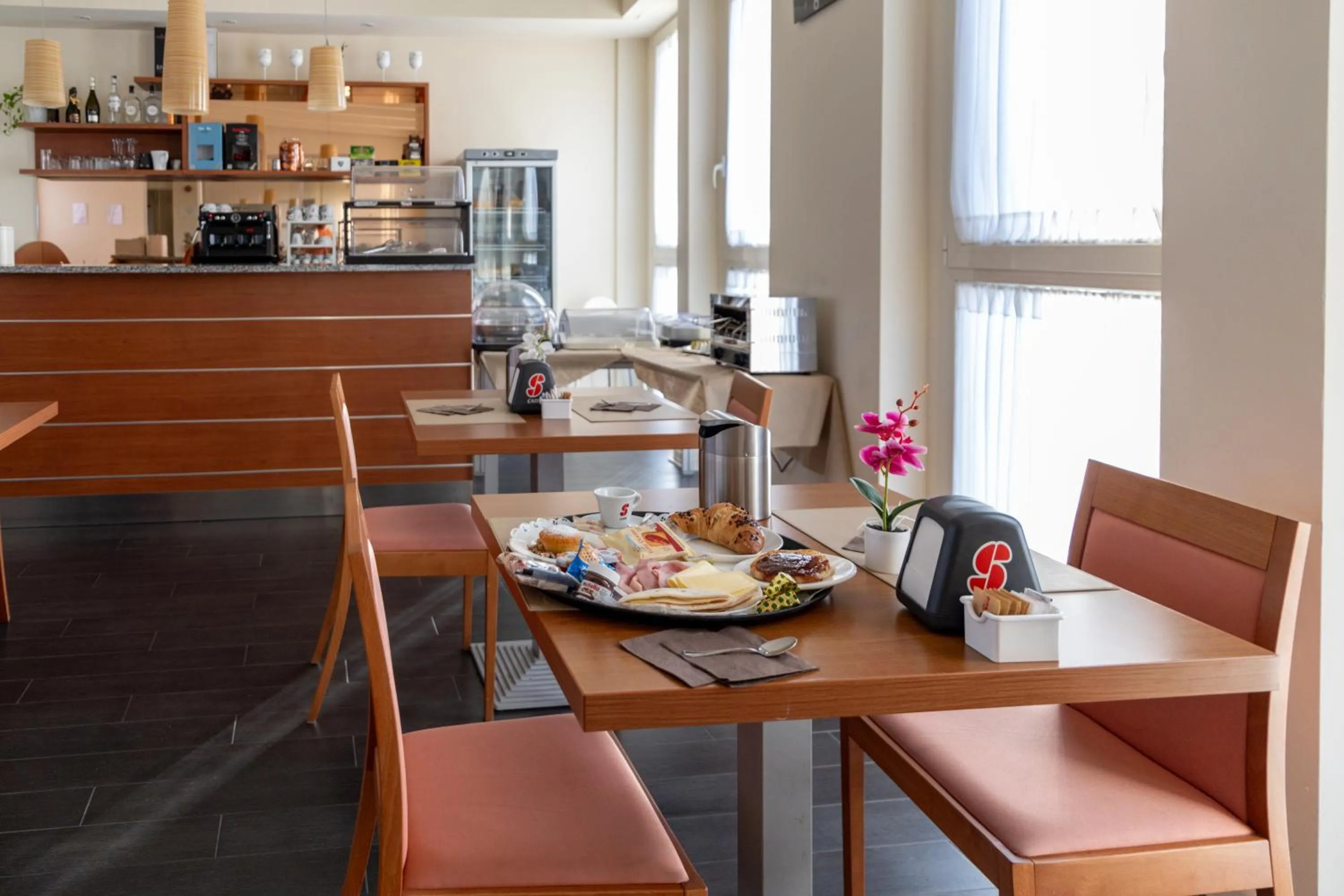 Breakfast in Hotel Giallo