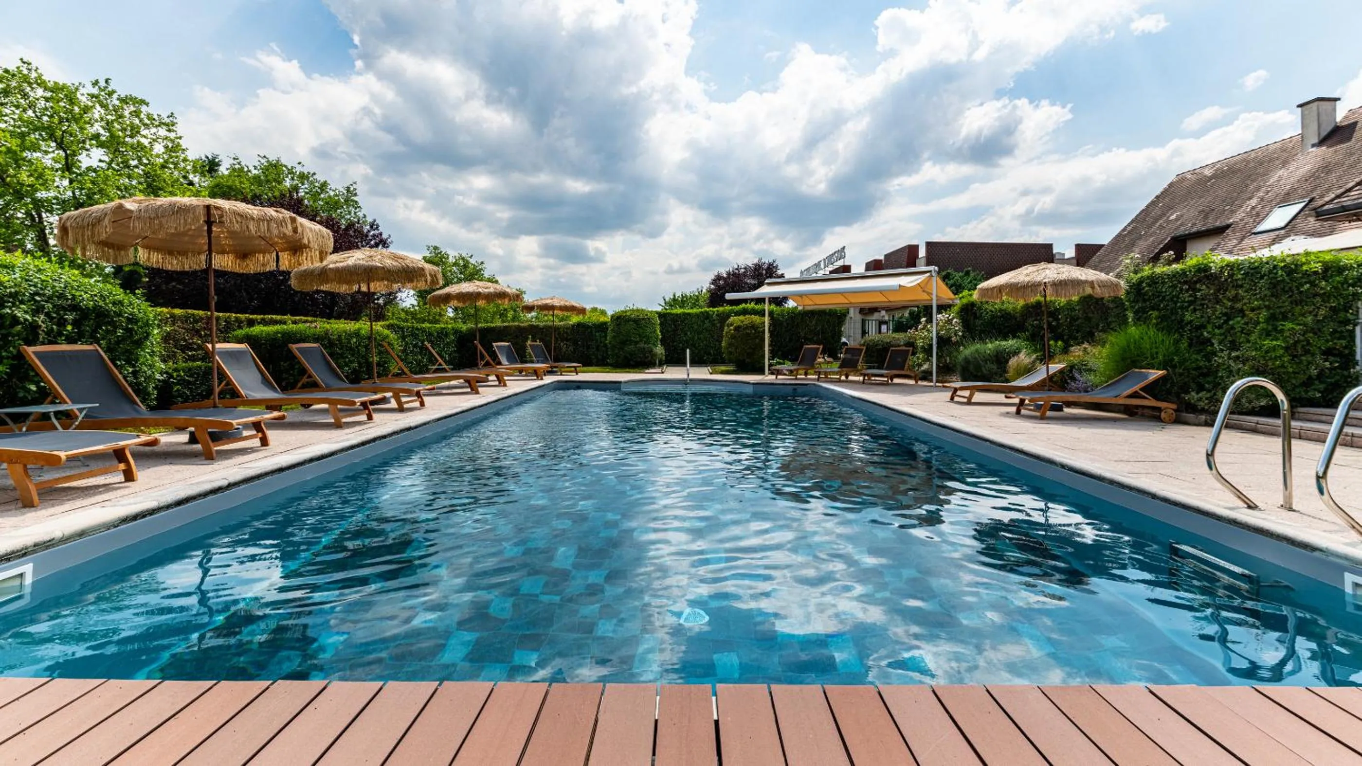 Swimming pool in Logis Hostellerie D'Aussois