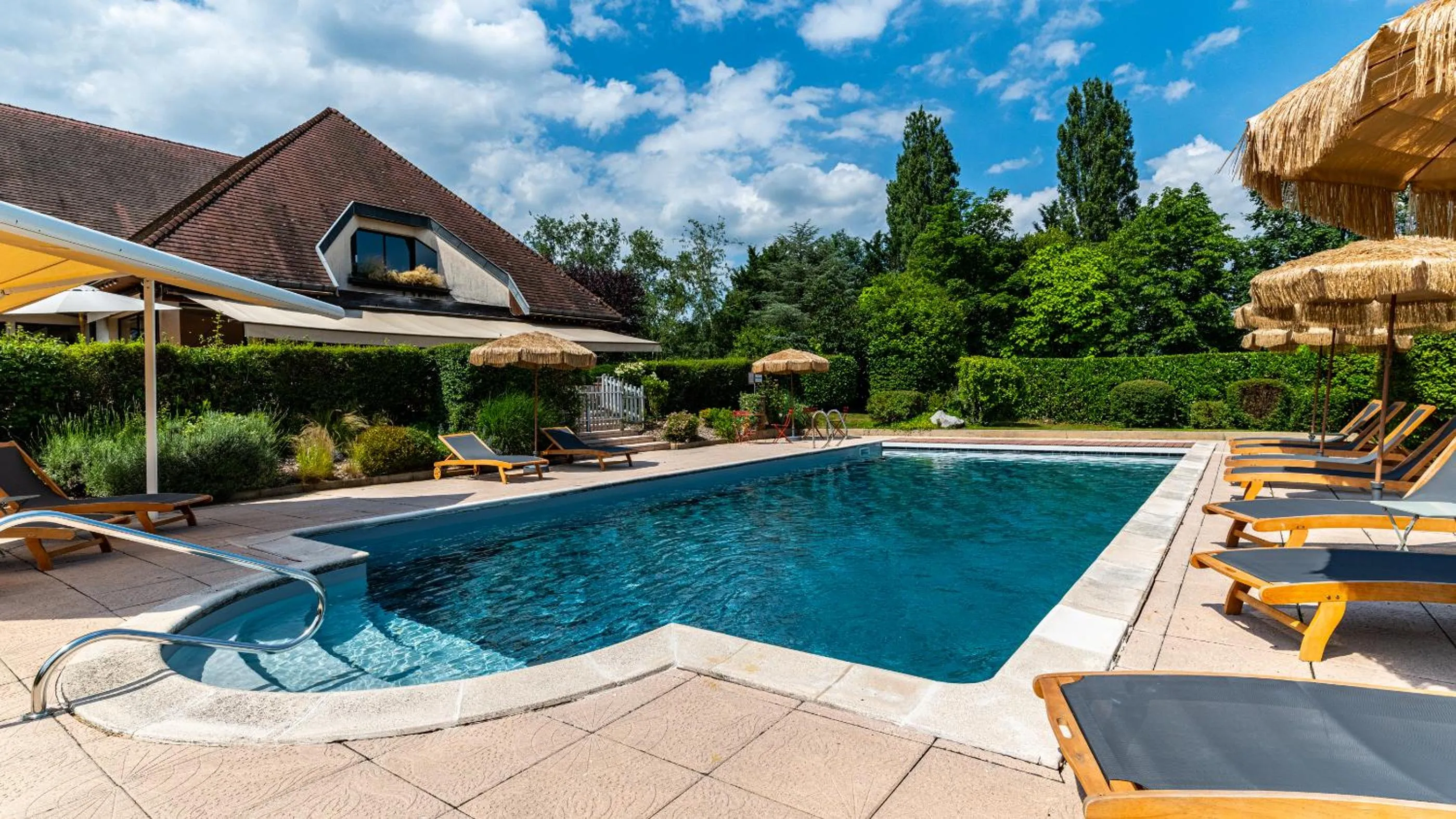 Swimming pool in Logis Hostellerie D'Aussois