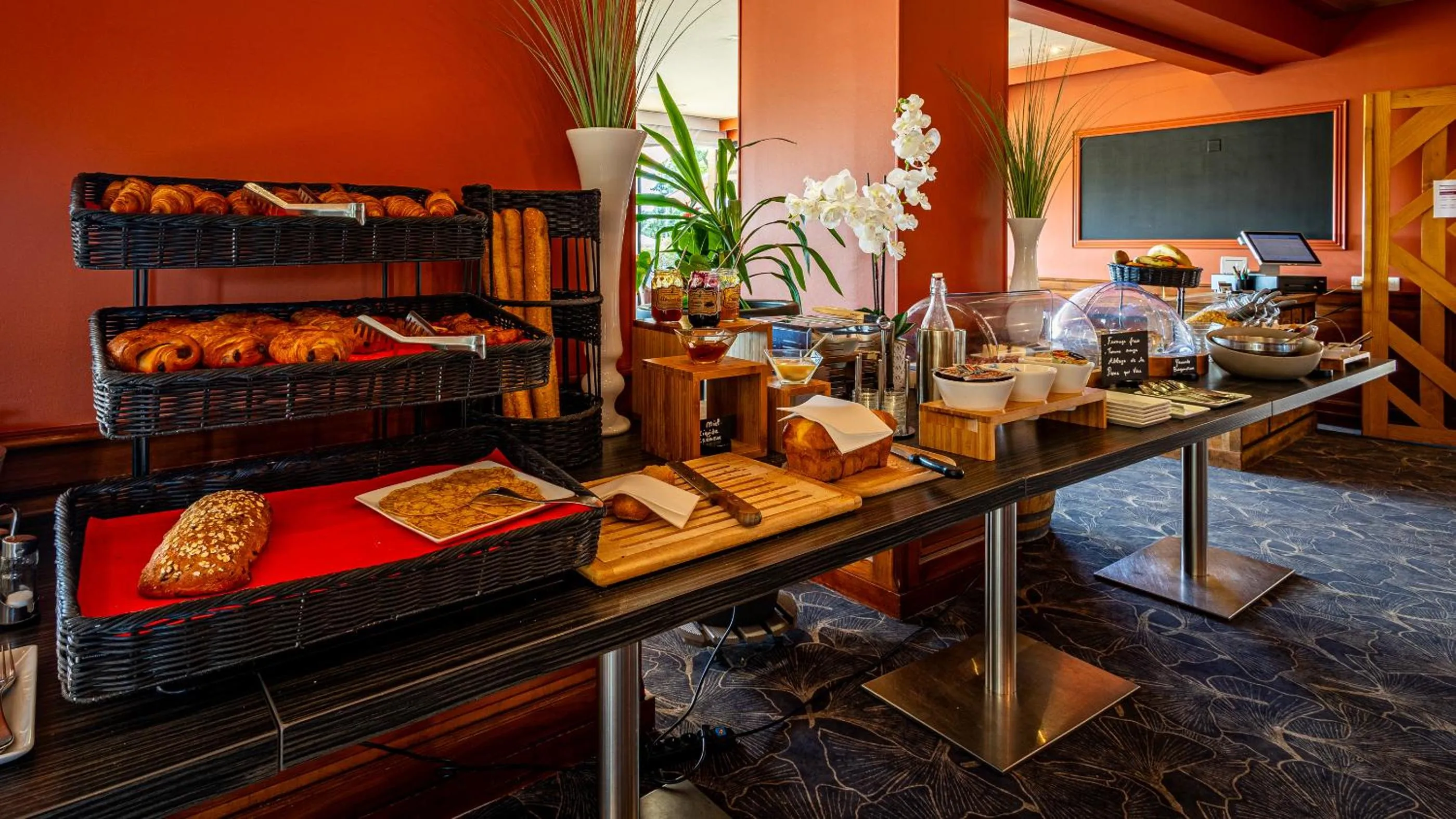 Breakfast in Logis Hostellerie D'Aussois