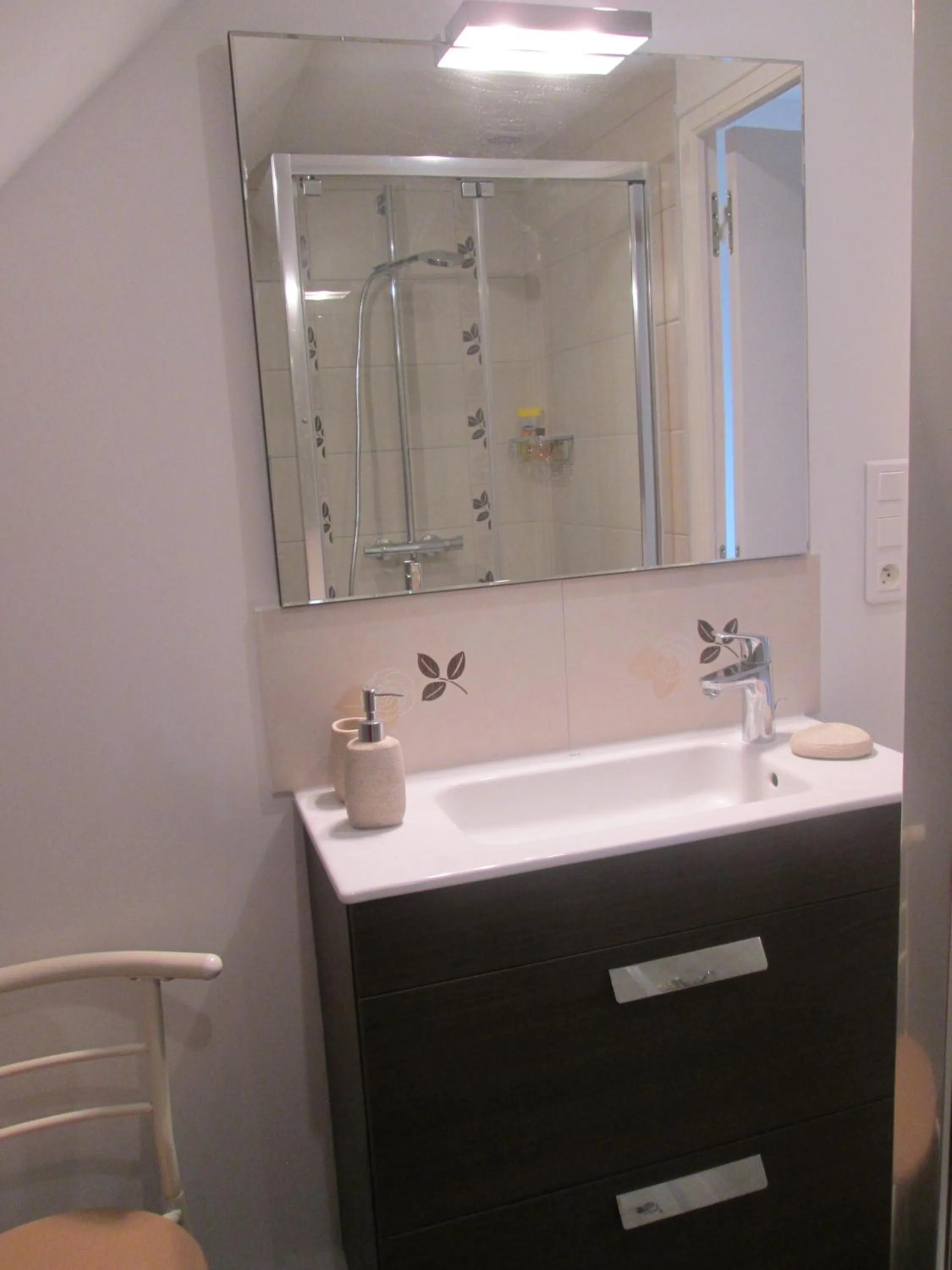 Bathroom in Les Coquelicots