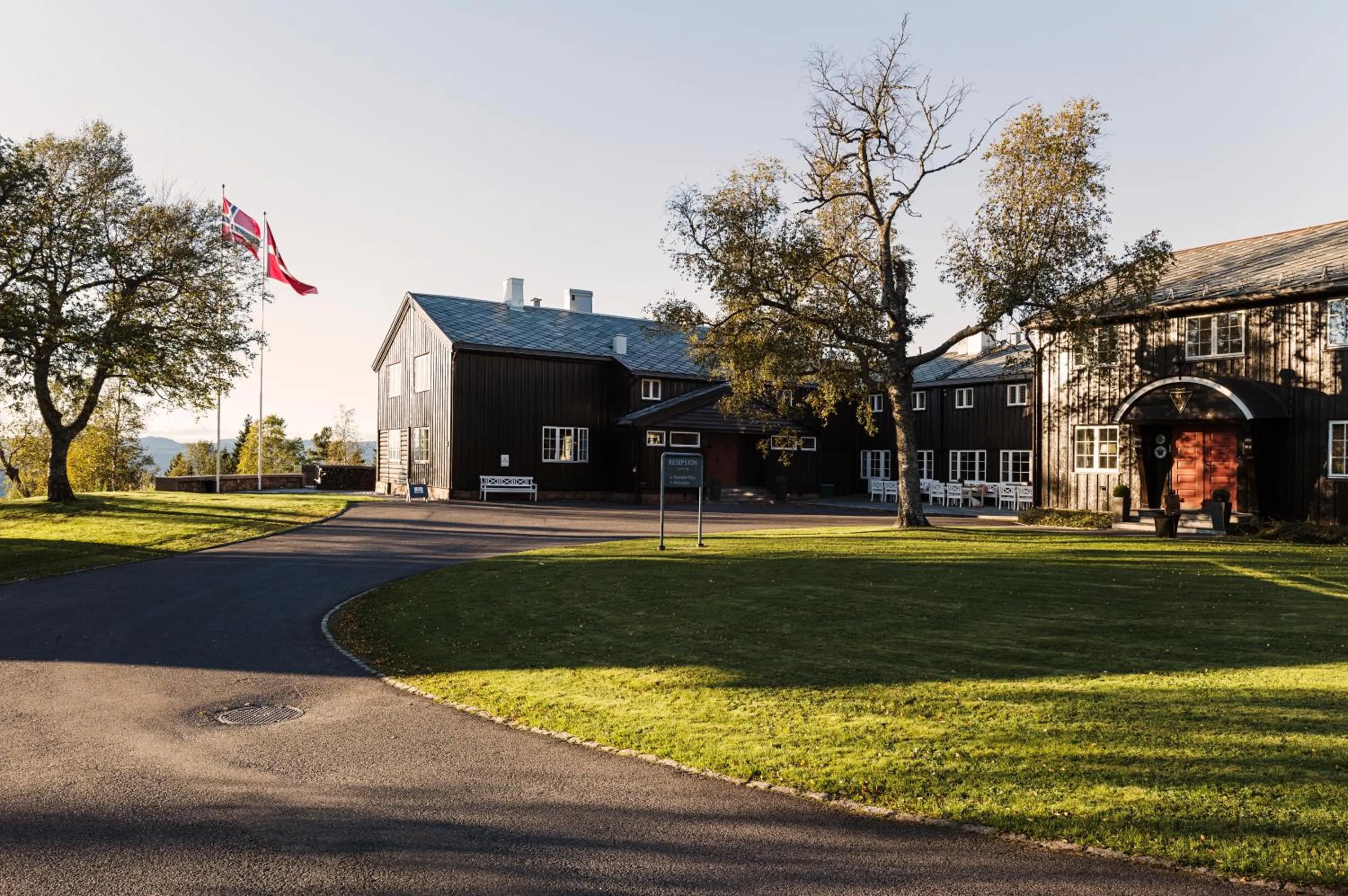 Facade/entrance in Lysebu Hotel