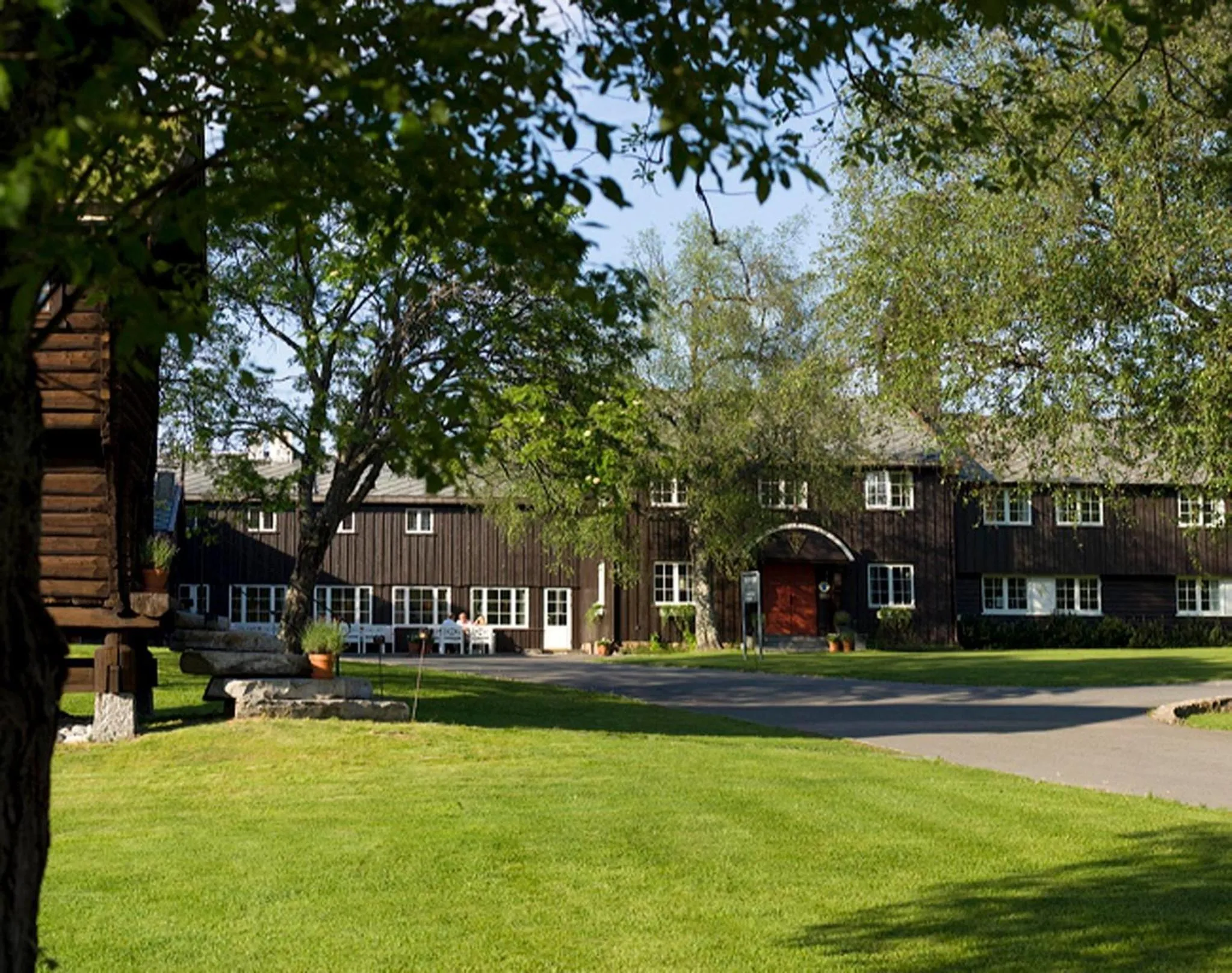 Facade/entrance in Lysebu Hotel