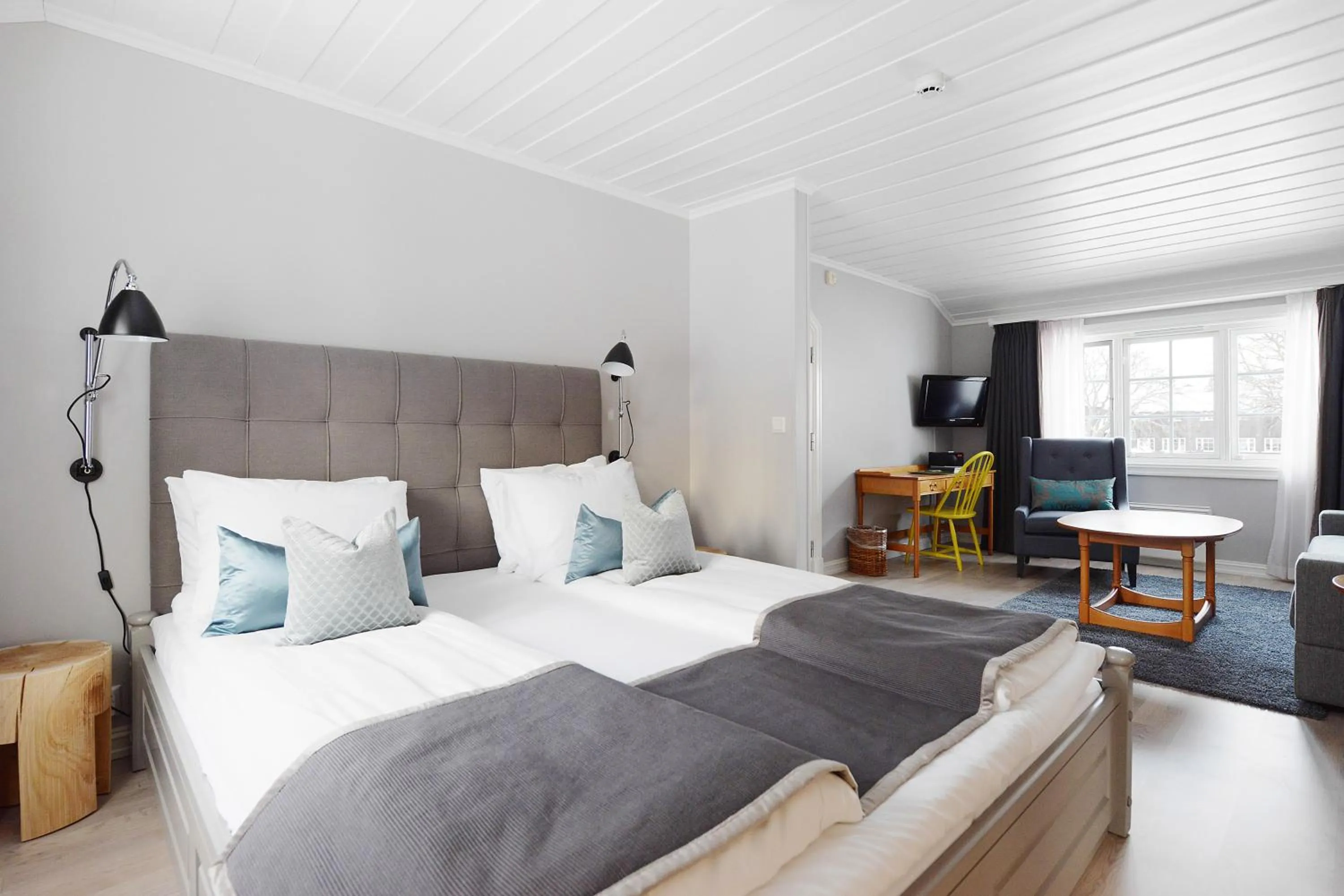 Photo of the whole room, Bed in Lysebu Hotel