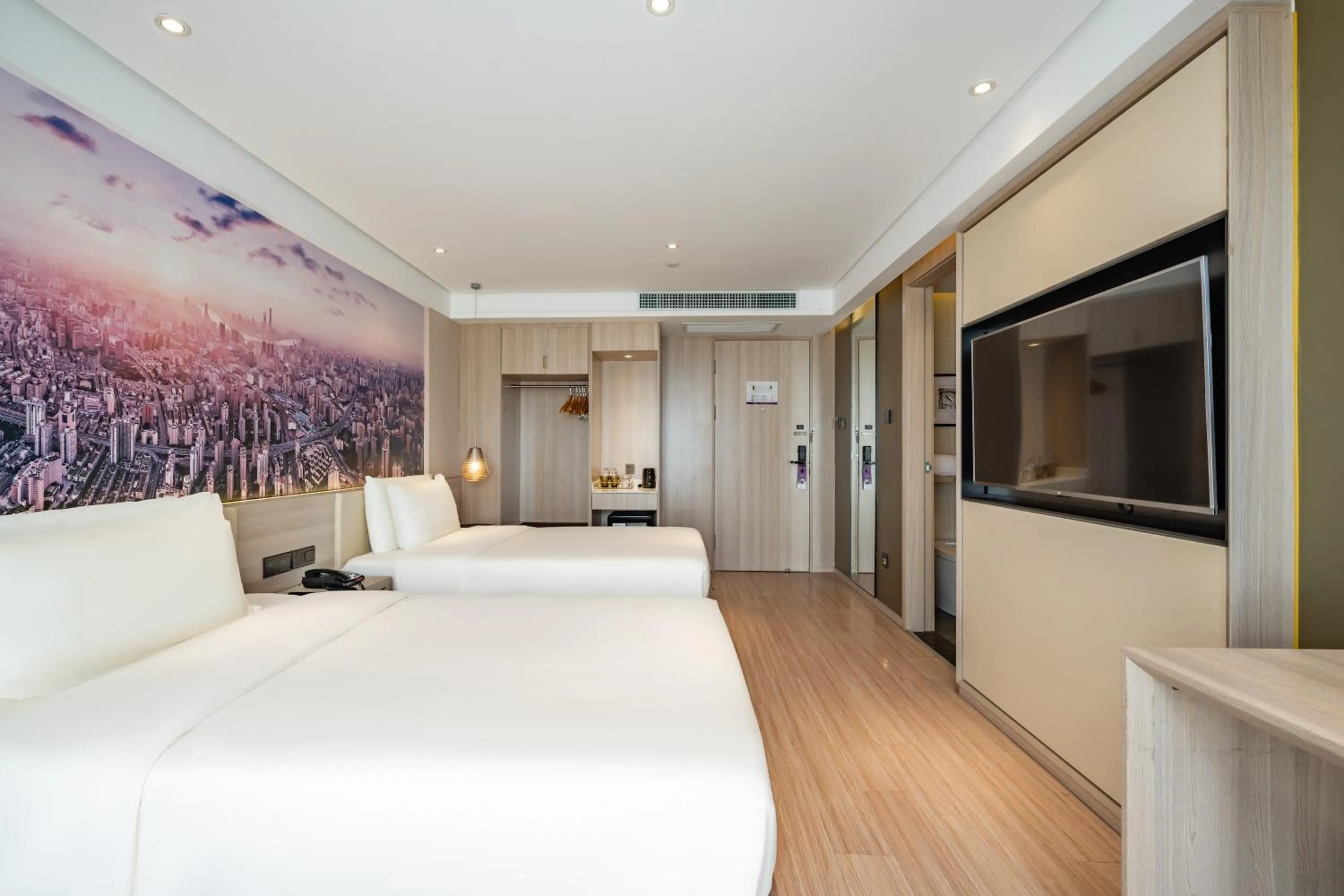 Photo of the whole room, Bed in Mercure Shanghai Pudong Zhangjiang Park