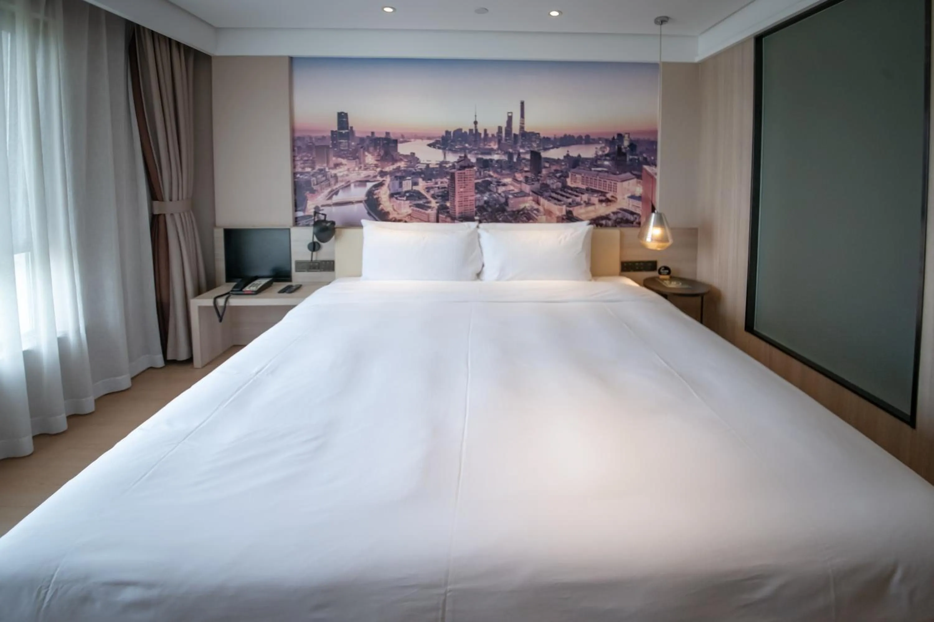 Bed in Mercure Shanghai Pudong Zhangjiang Park