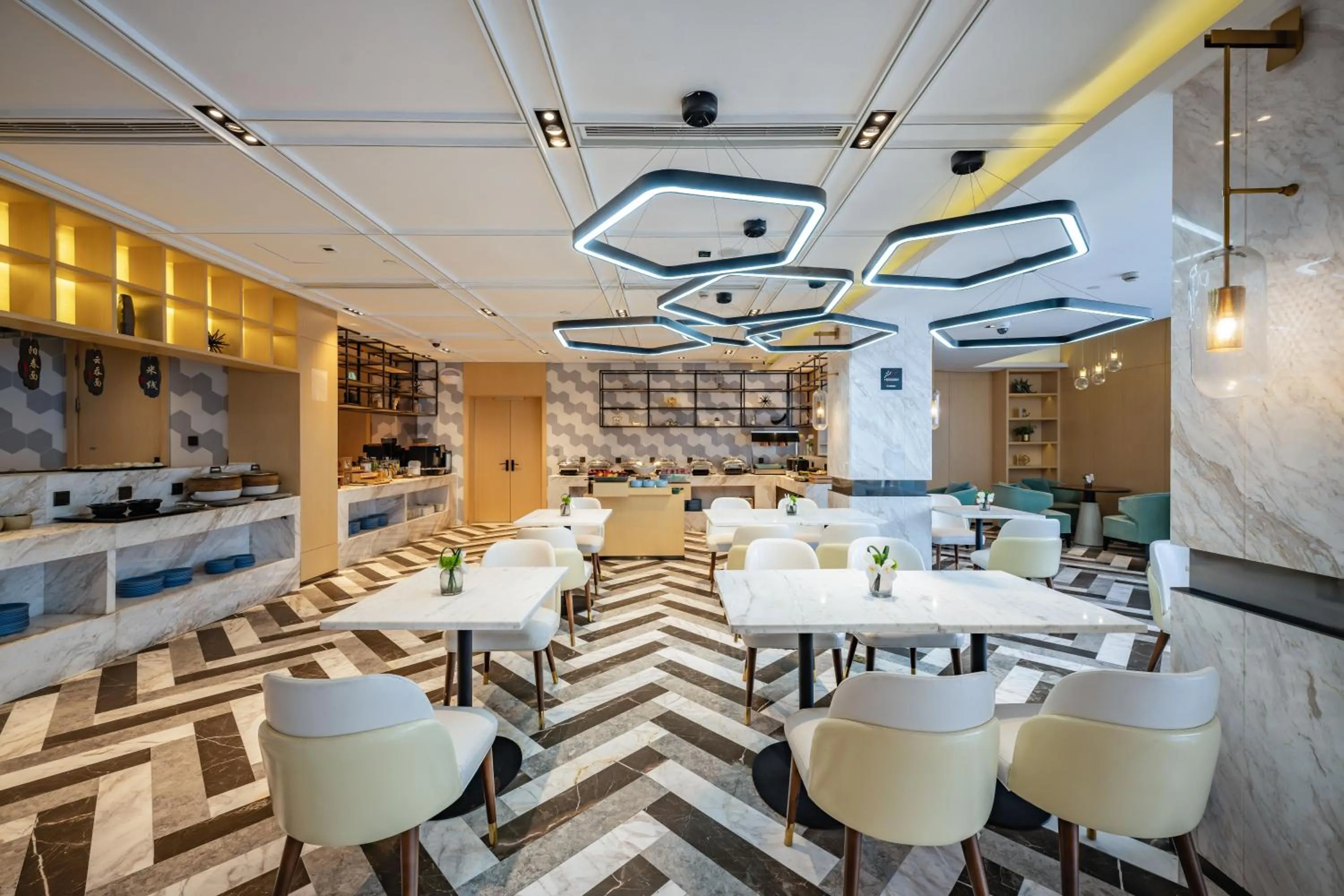 Restaurant/places to eat in Mercure Shanghai Pudong Zhangjiang Park