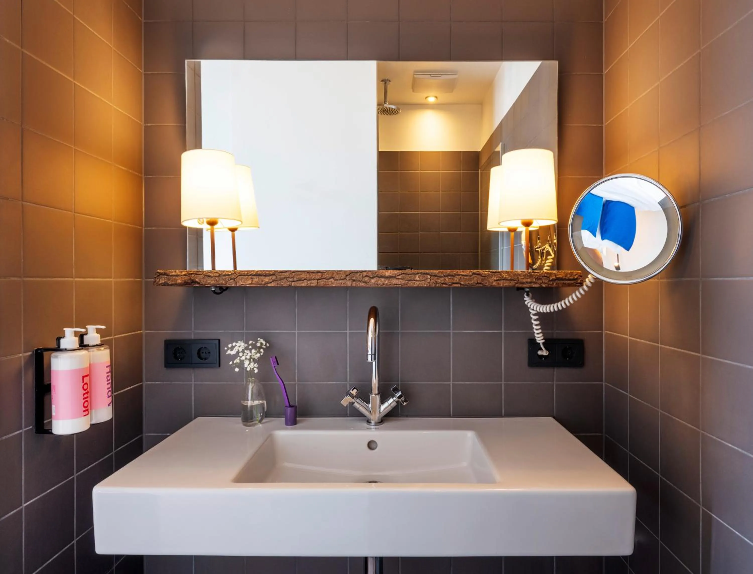 Bathroom in Numa Berlin Weinmeister