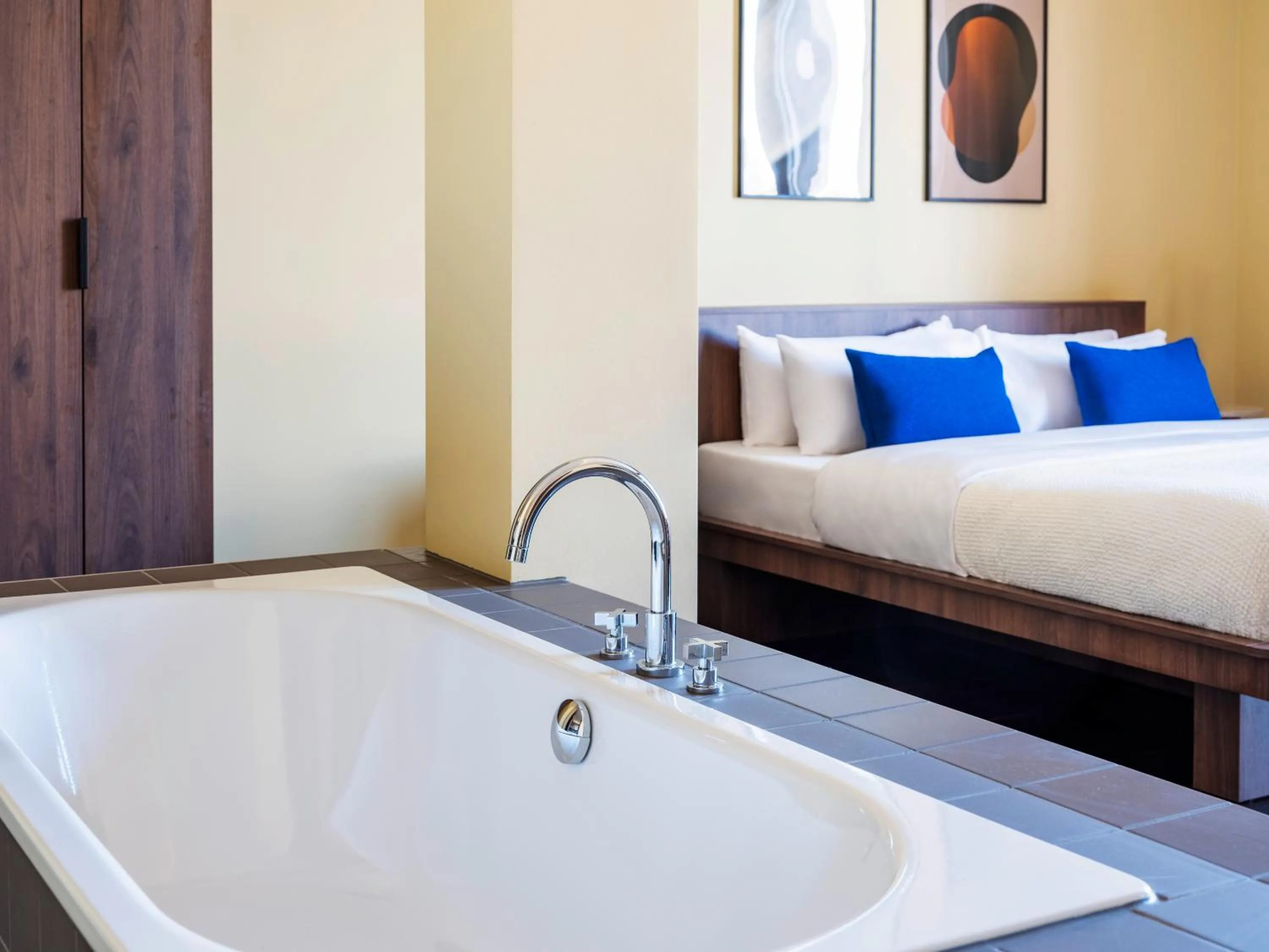 Bed in Numa Berlin Weinmeister