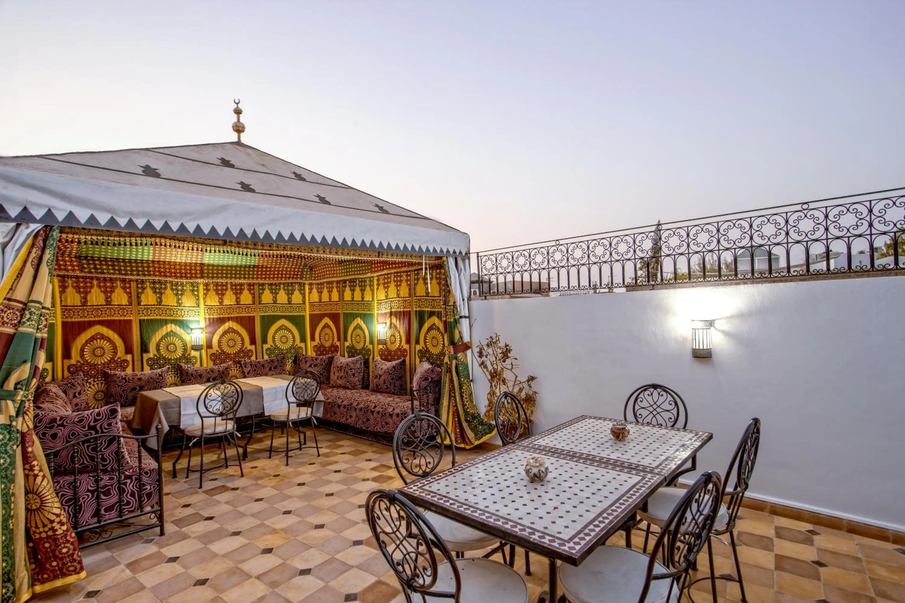 Restaurant/places to eat in Hostel Amour d'auberge