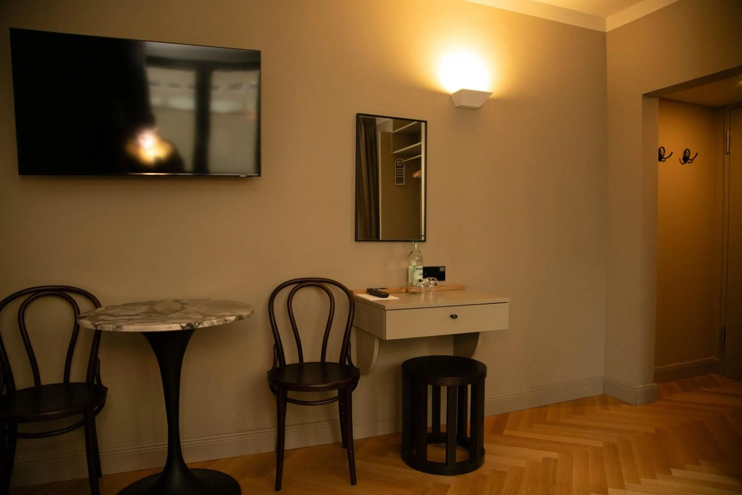 Photo of the whole room in Mimosa Hotel