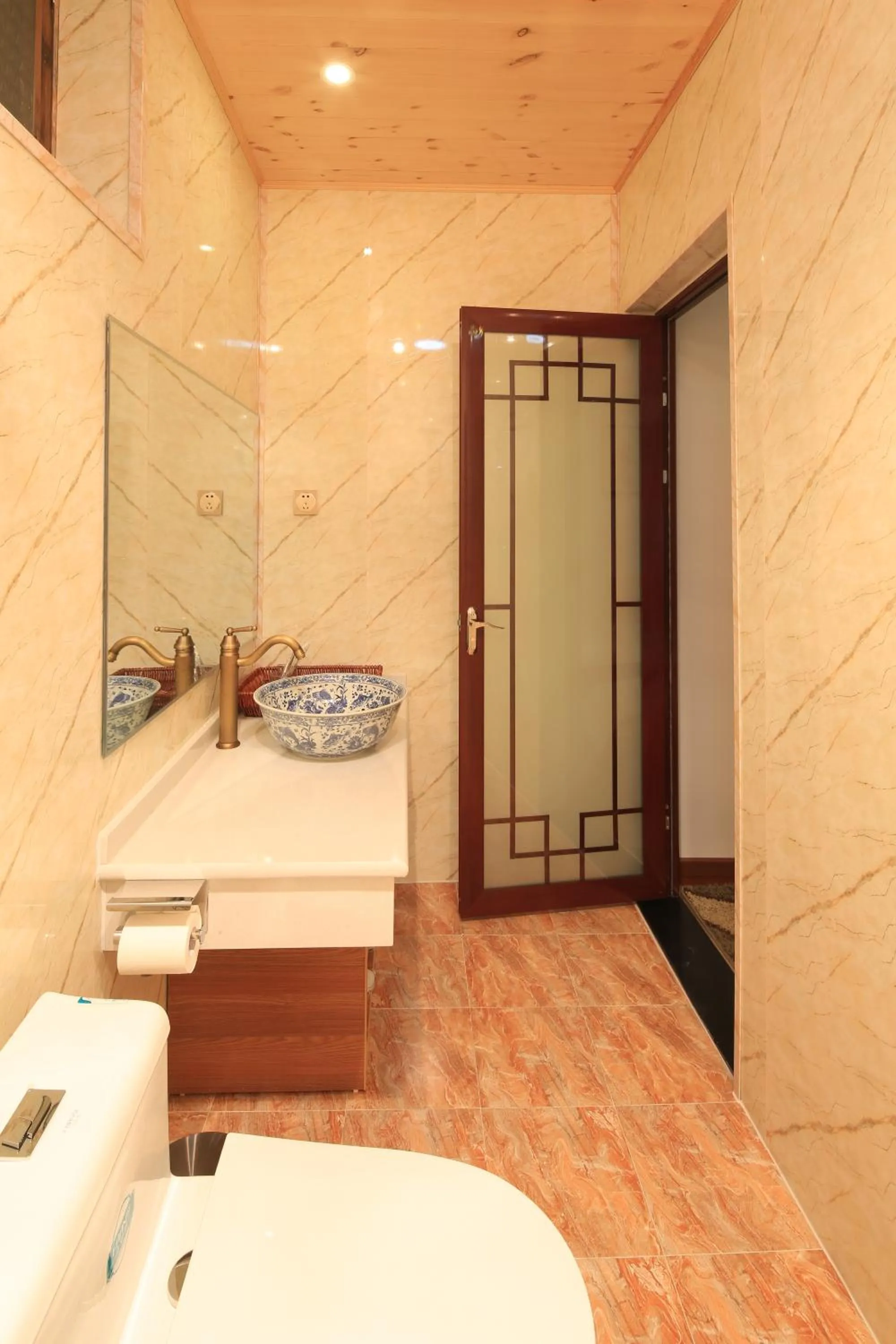 Decorative detail in The Great Wall Courtyard Hostel