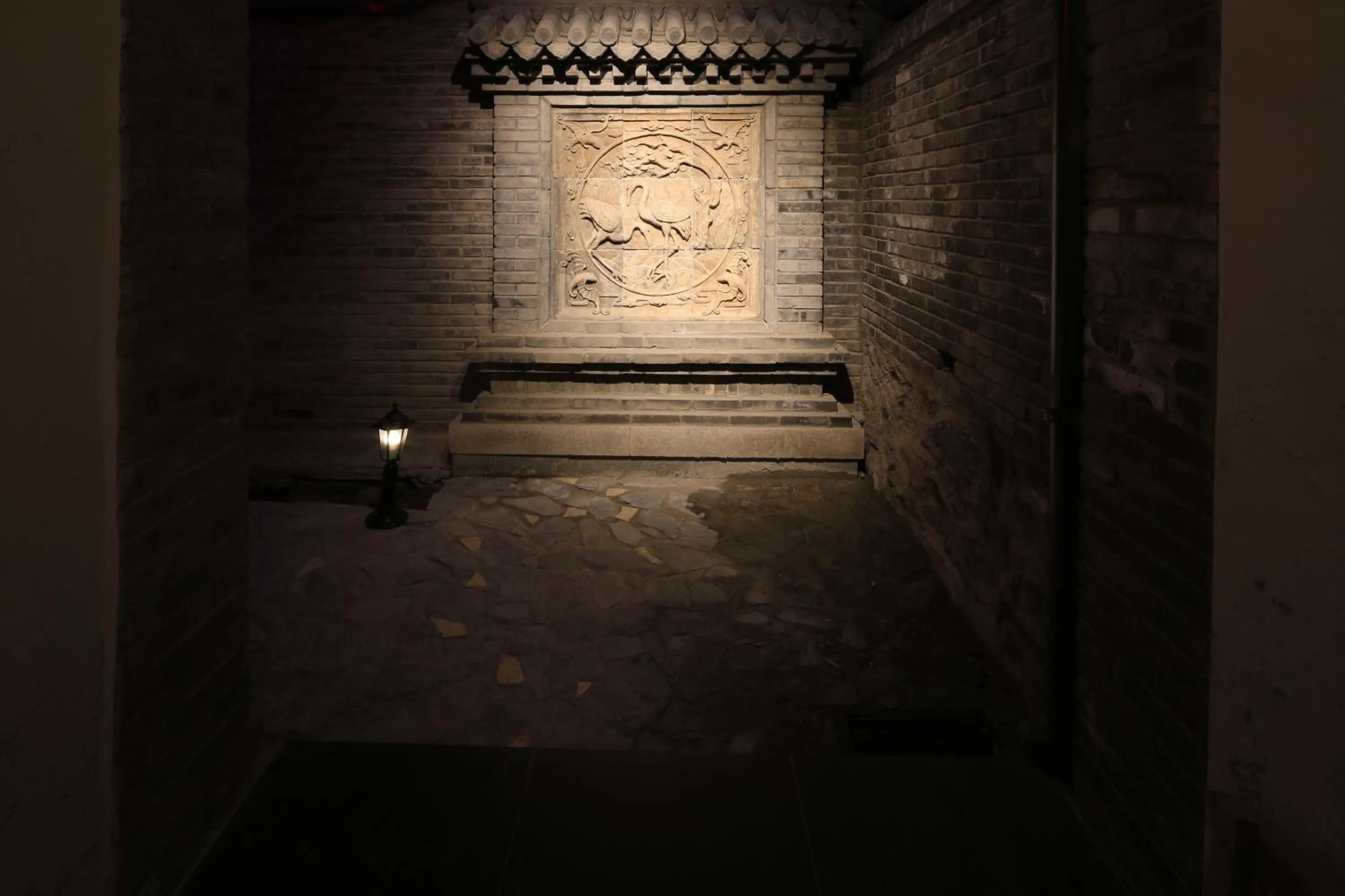 Decorative detail in The Great Wall Courtyard Hostel